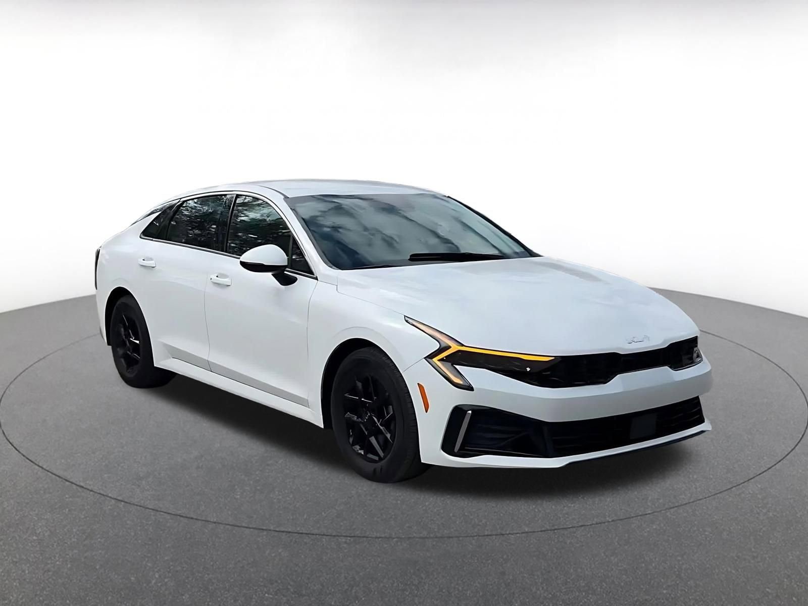 Thumbnail: 2025 Kia K5 - 3