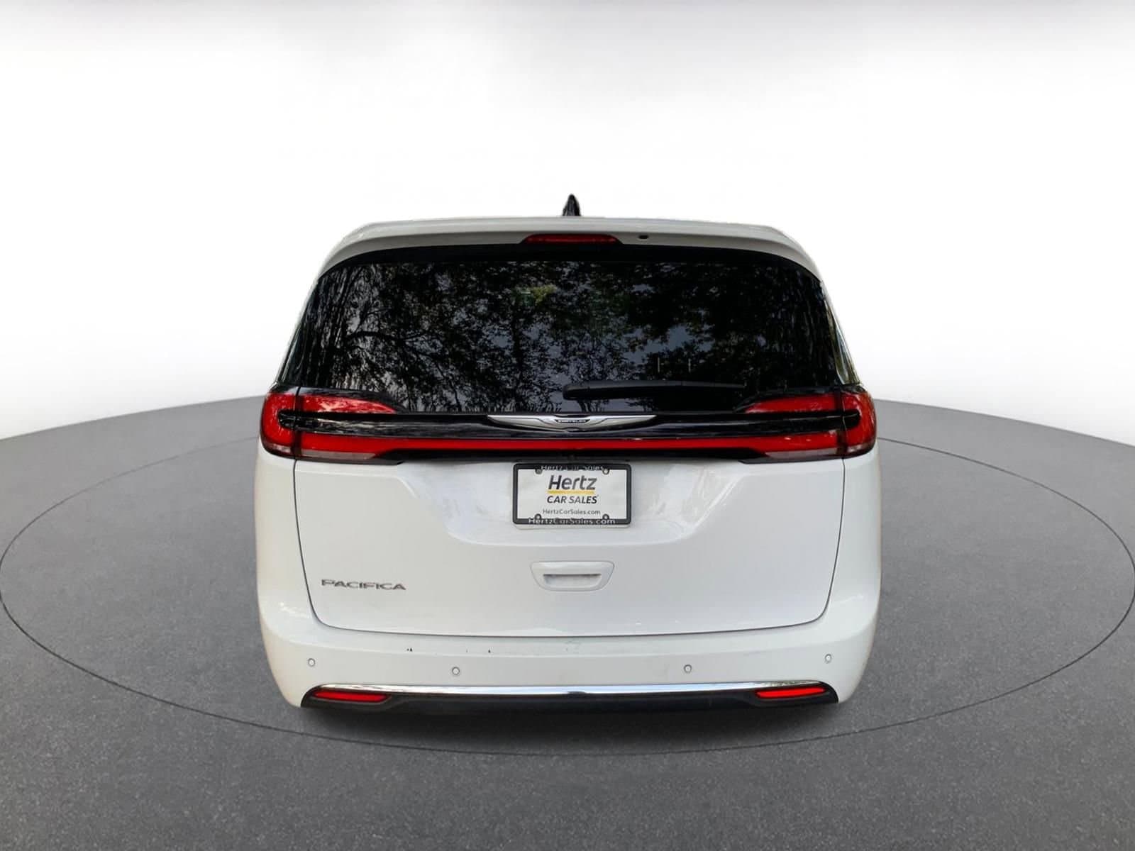 Thumbnail: 2025 Chrysler Pacifica - 6