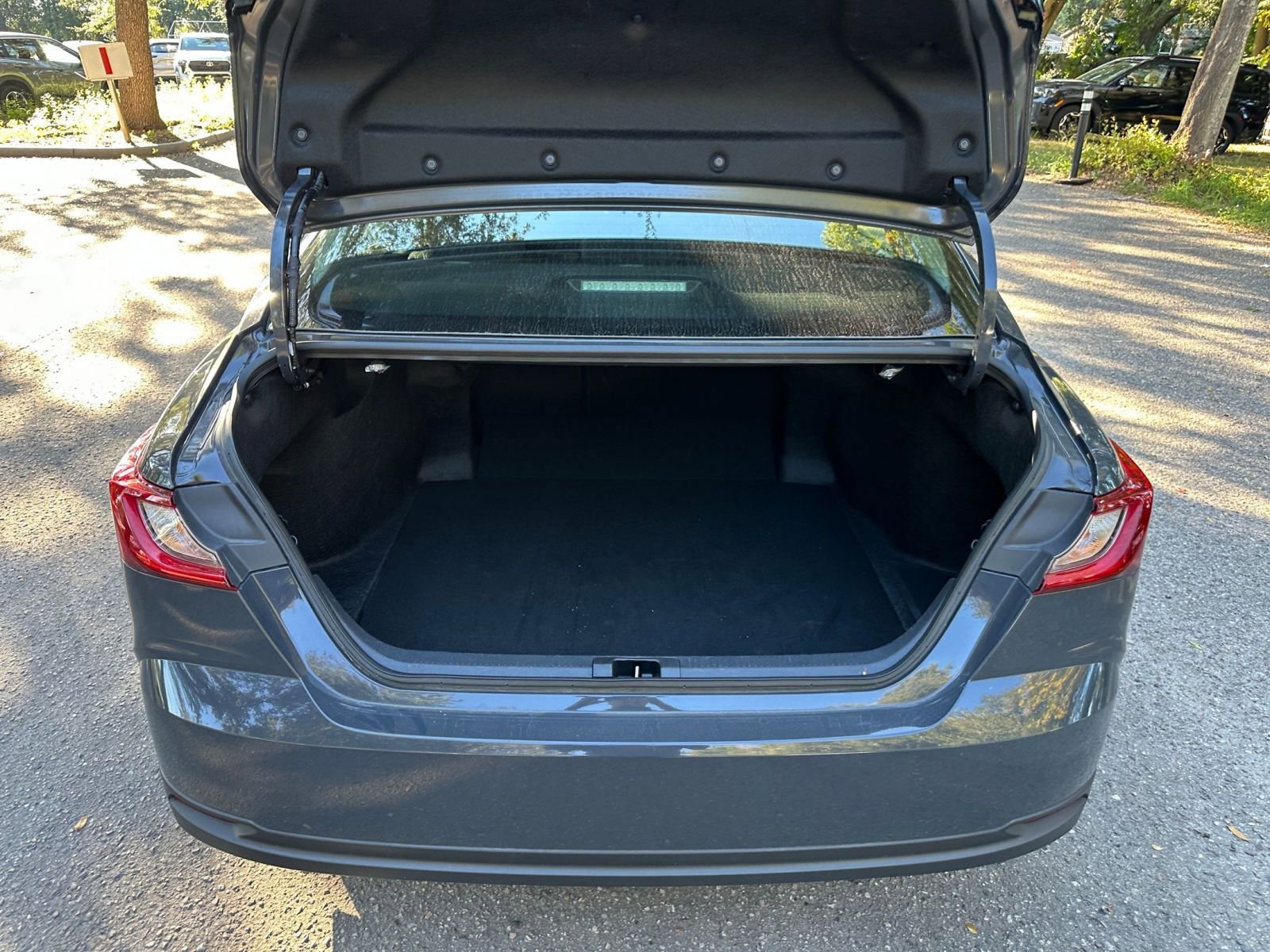 Thumbnail: 2025 Toyota Camry - 24