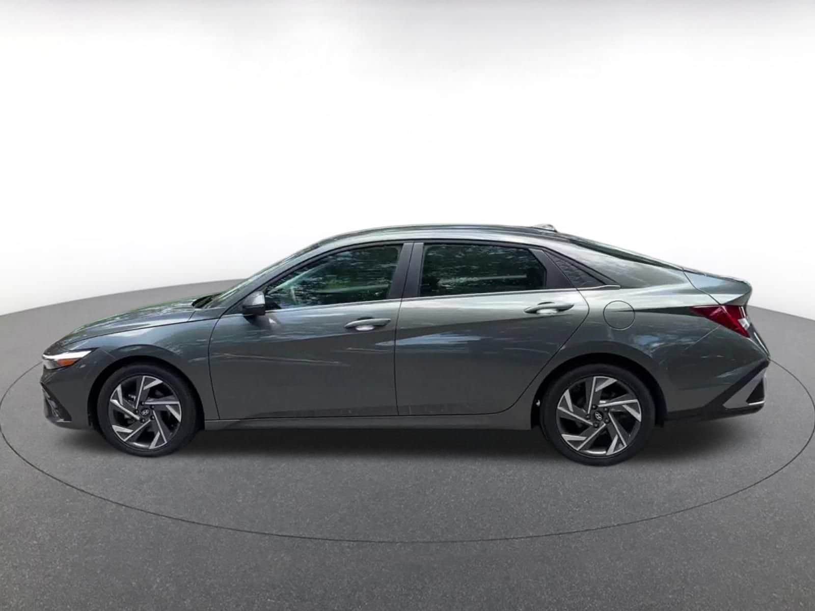 Thumbnail: 2025 Hyundai Elantra - 9