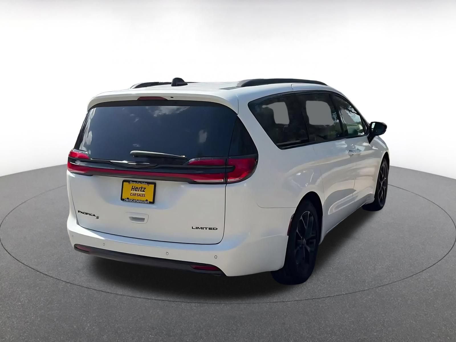 Thumbnail: 2025 Chrysler Pacifica - 11