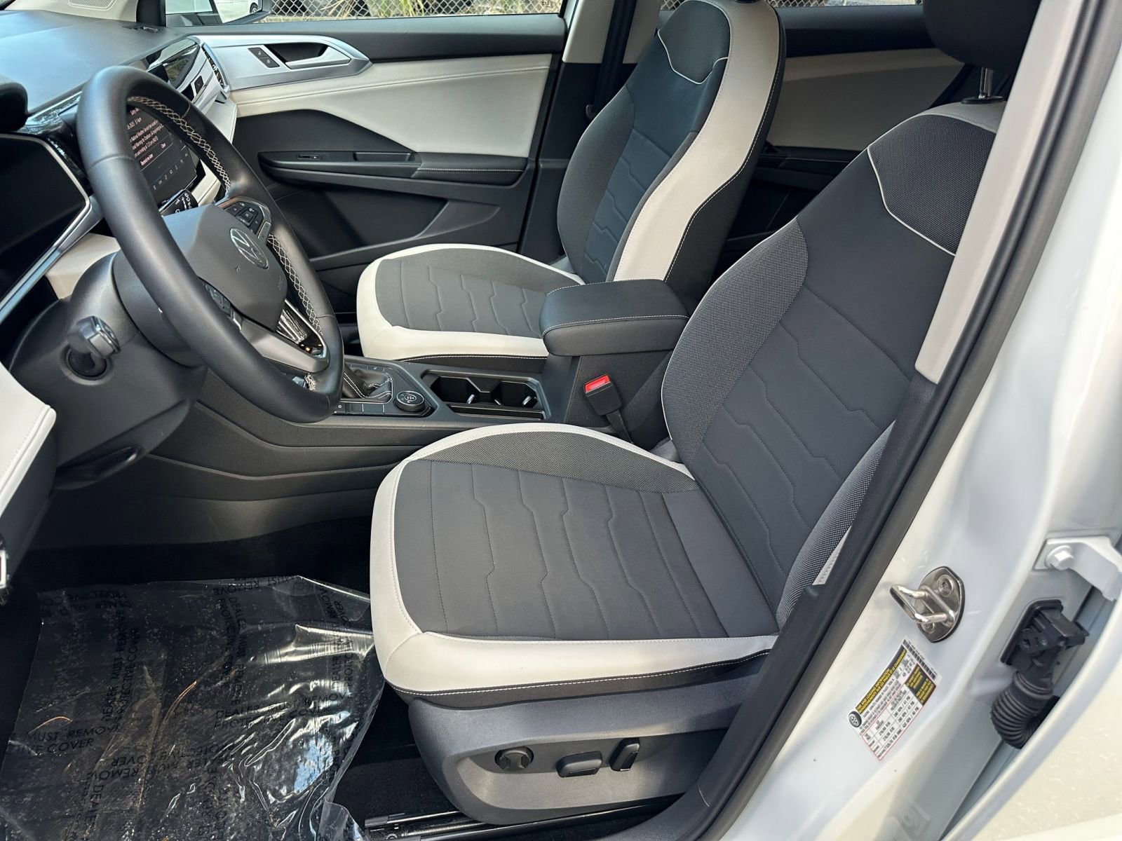 Thumbnail: 2025 Volkswagen Taos - 21