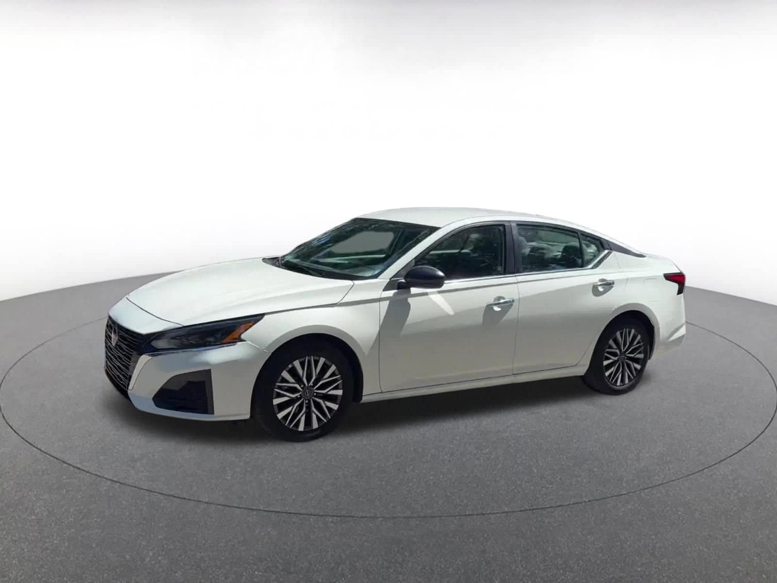 Thumbnail: 2025 Nissan Altima - 8