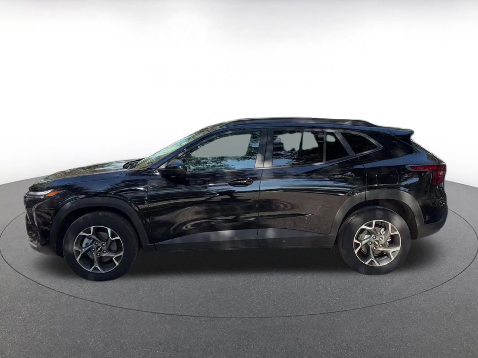 Thumbnail: 2025 Chevrolet Trax - 9