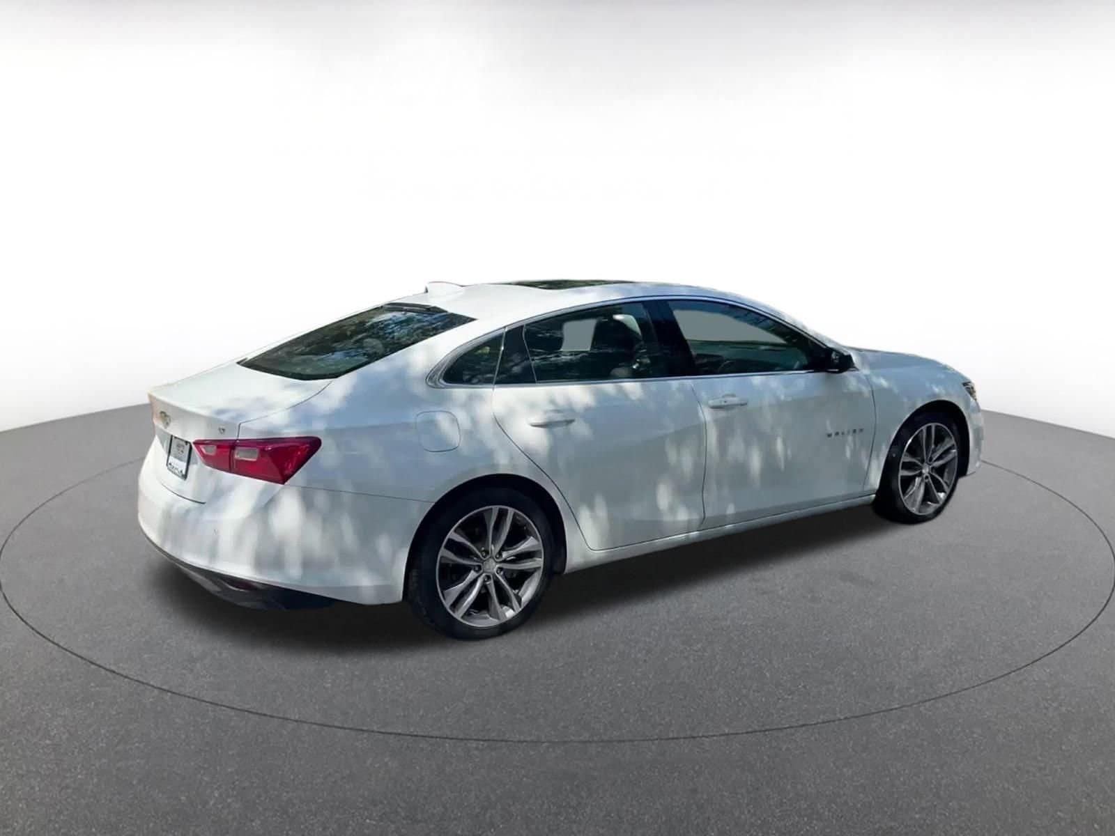 Thumbnail: 2023 Chevrolet Malibu - 15