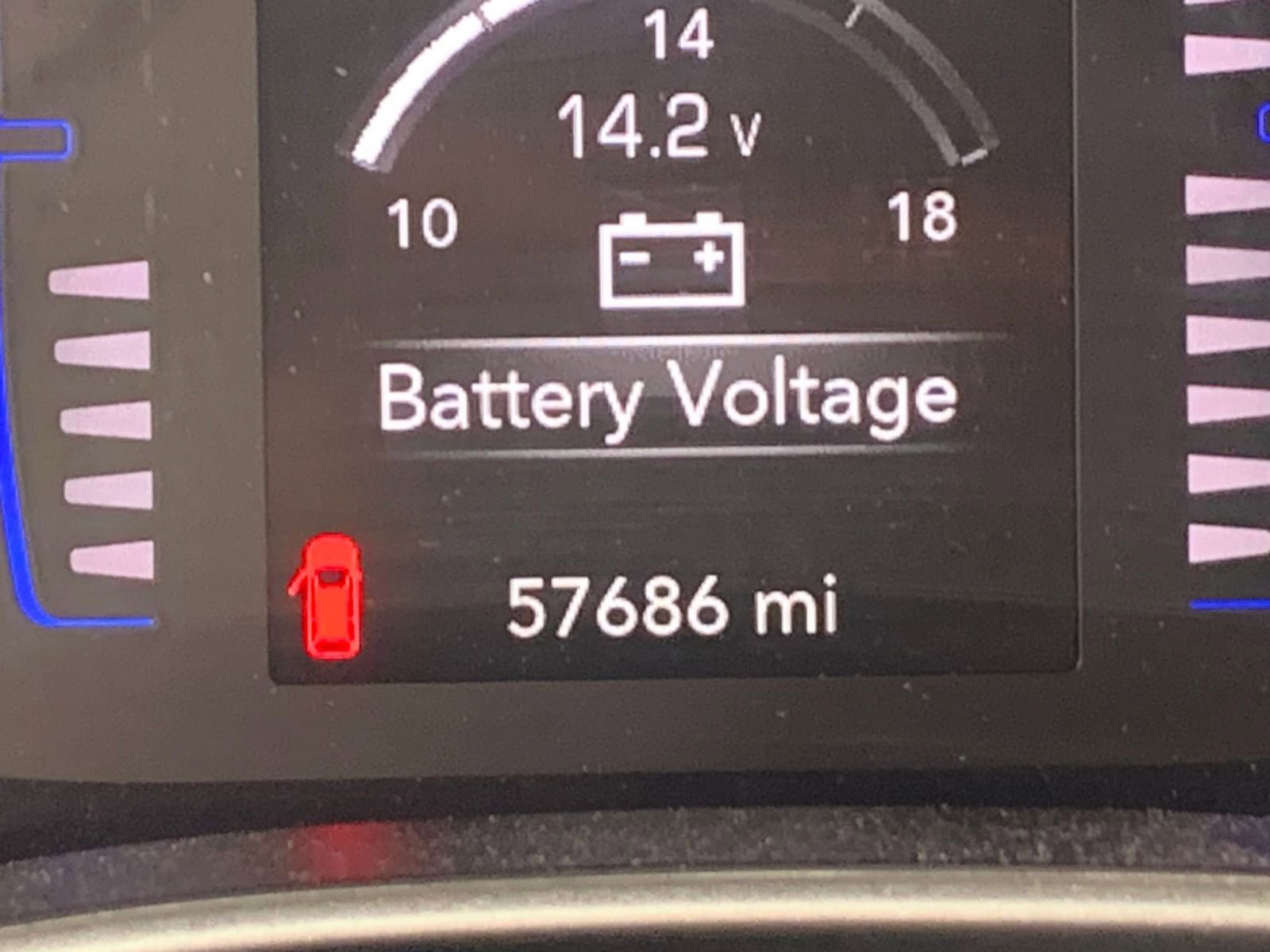 Thumbnail: 2023 Chrysler Voyager - 9