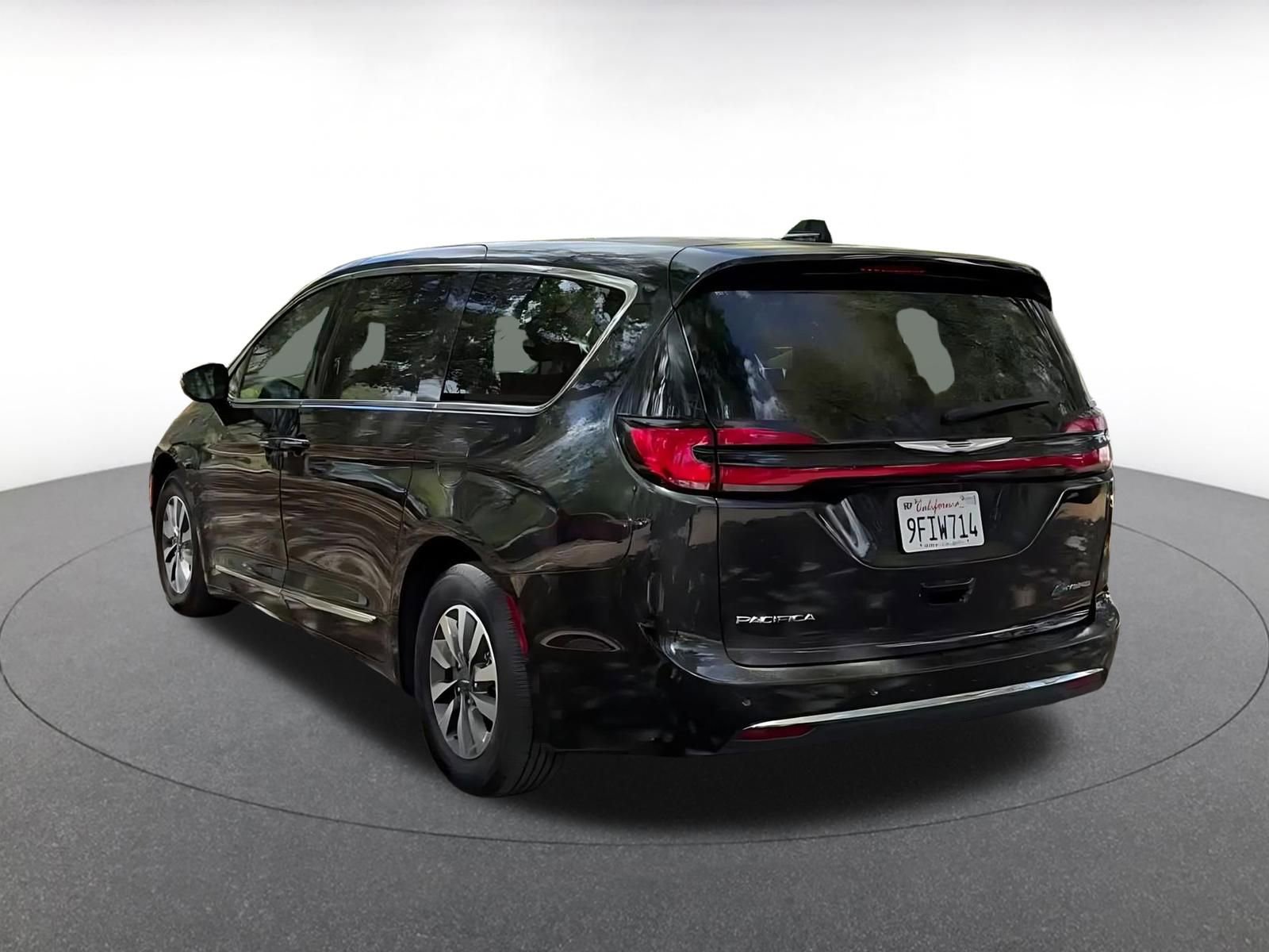 Thumbnail: 2023 Chrysler Pacifica - 11