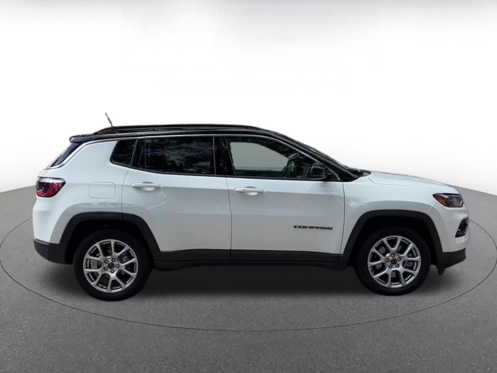 Thumbnail: 2025 Jeep Compass - 15