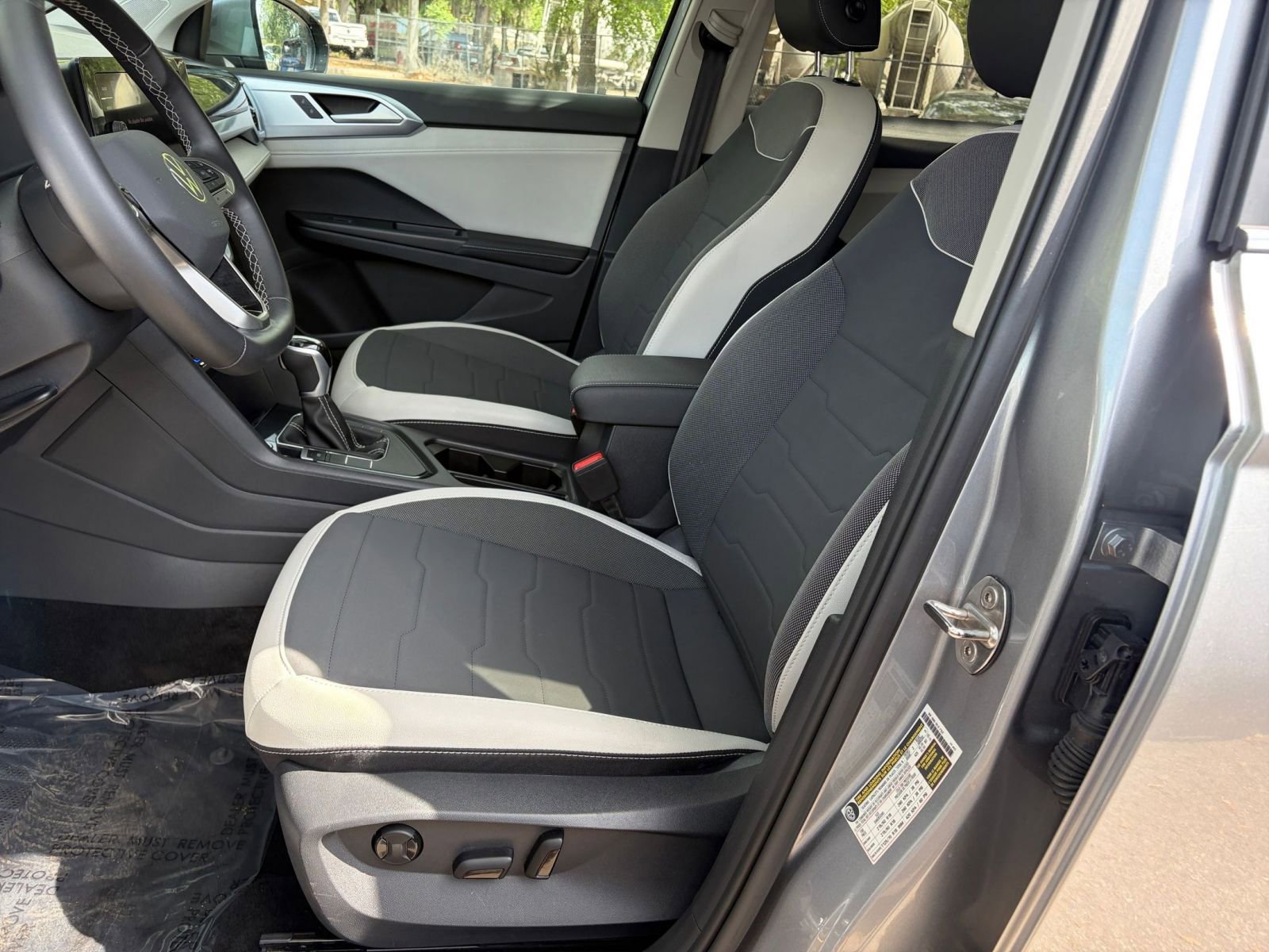 Thumbnail: 2025 Volkswagen Taos - 25