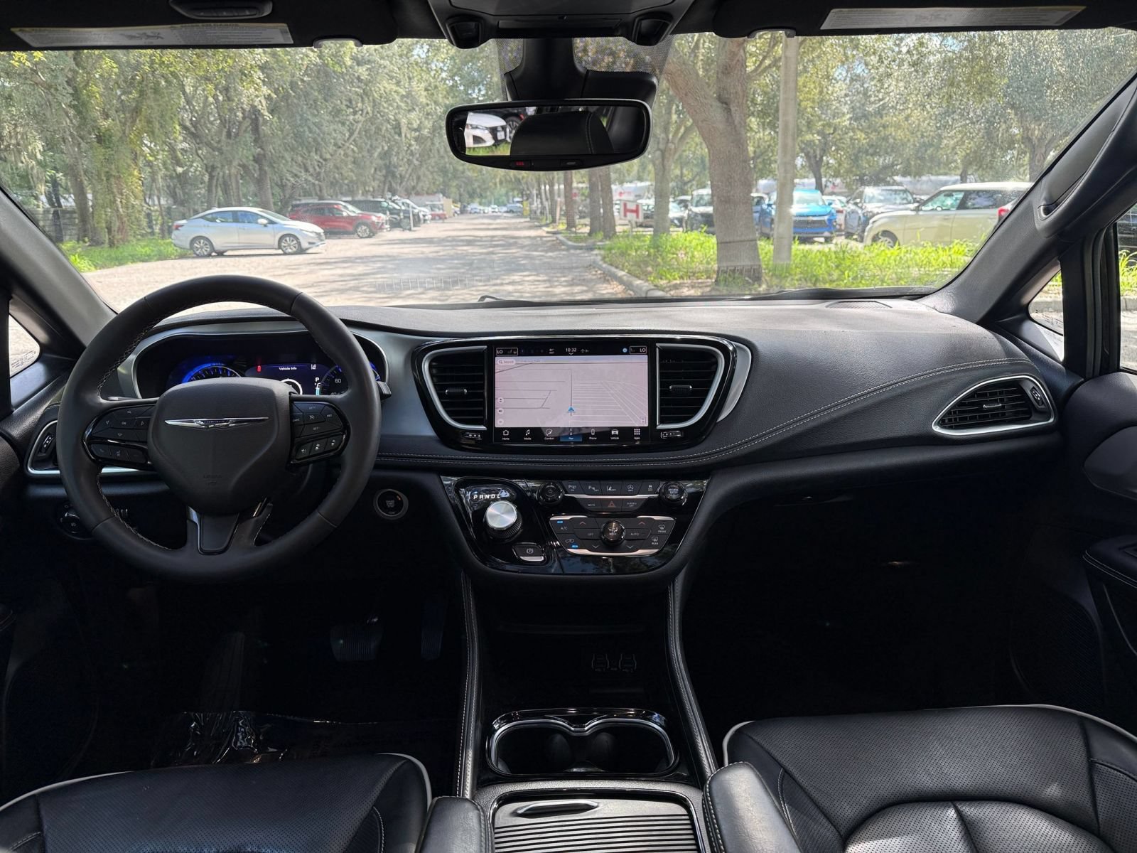 Thumbnail: 2025 Chrysler Pacifica - 34