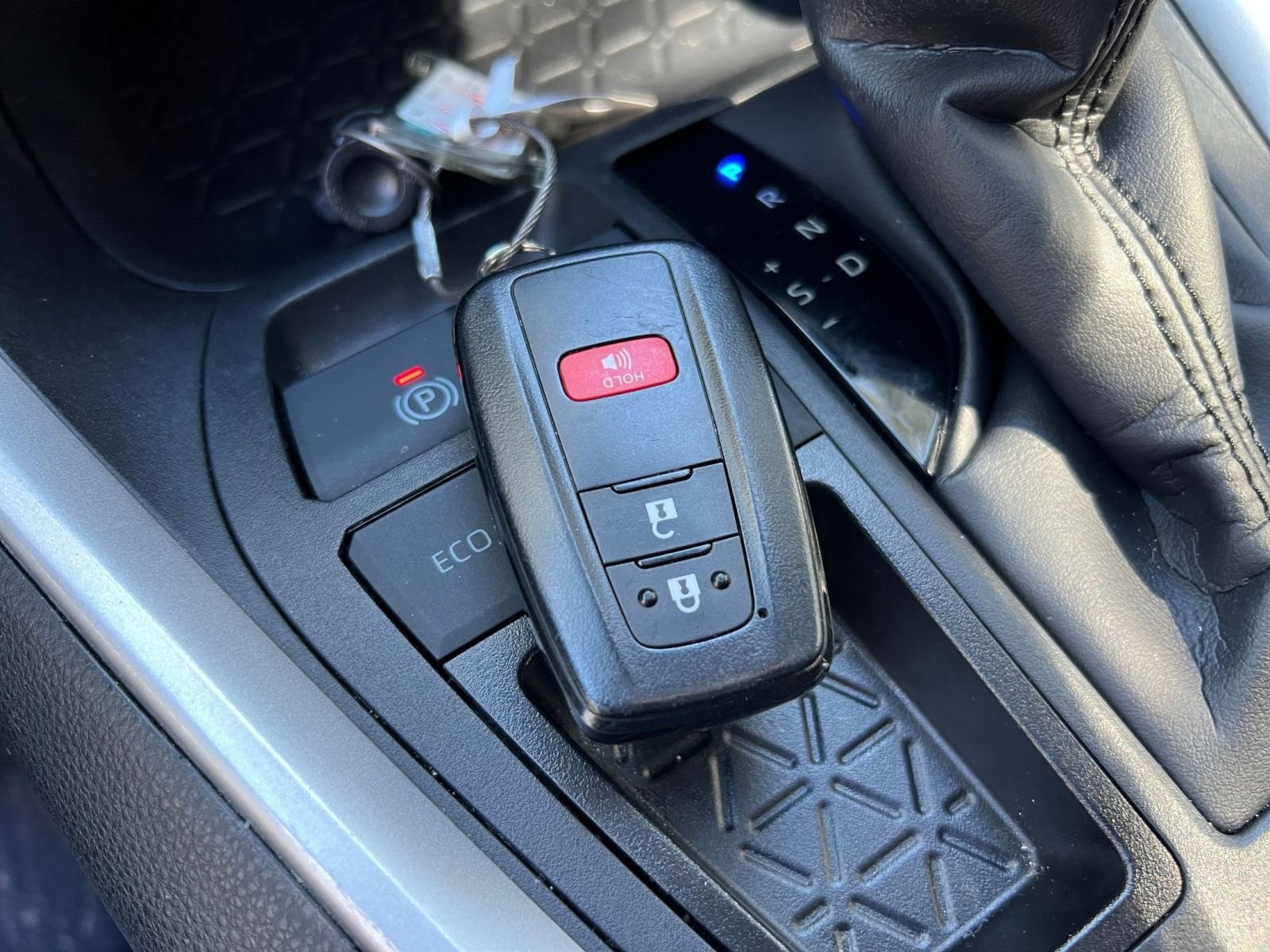 Thumbnail: 2025 Toyota RAV4 - 18