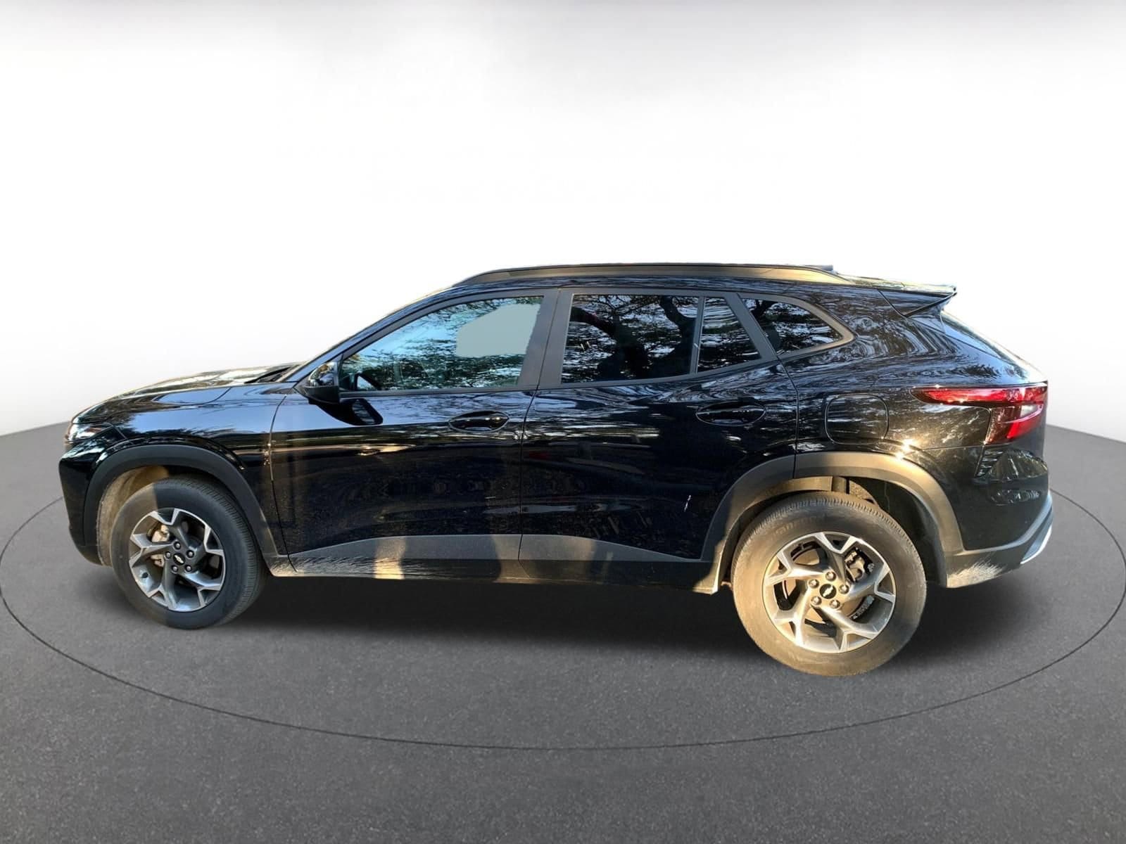 Thumbnail: 2025 Chevrolet Trax - 4