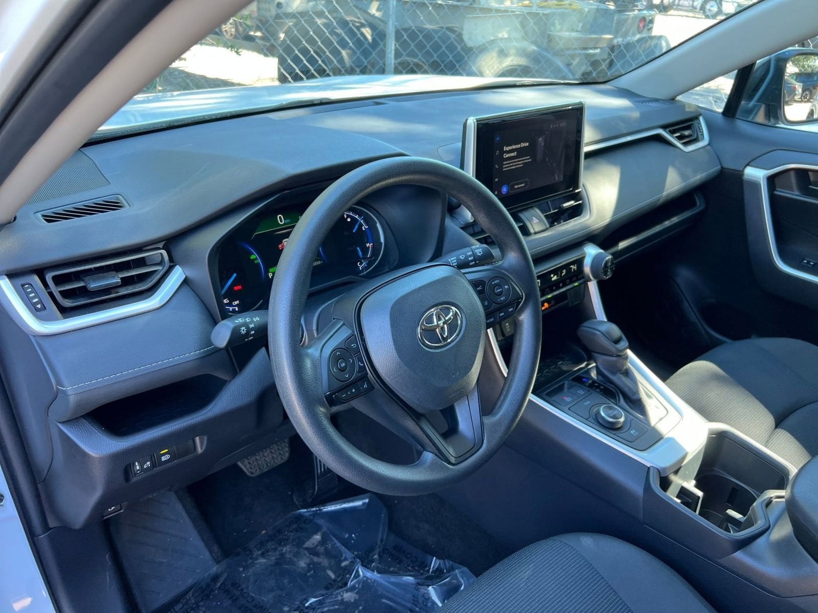 Thumbnail: 2025 Toyota RAV4 - 28