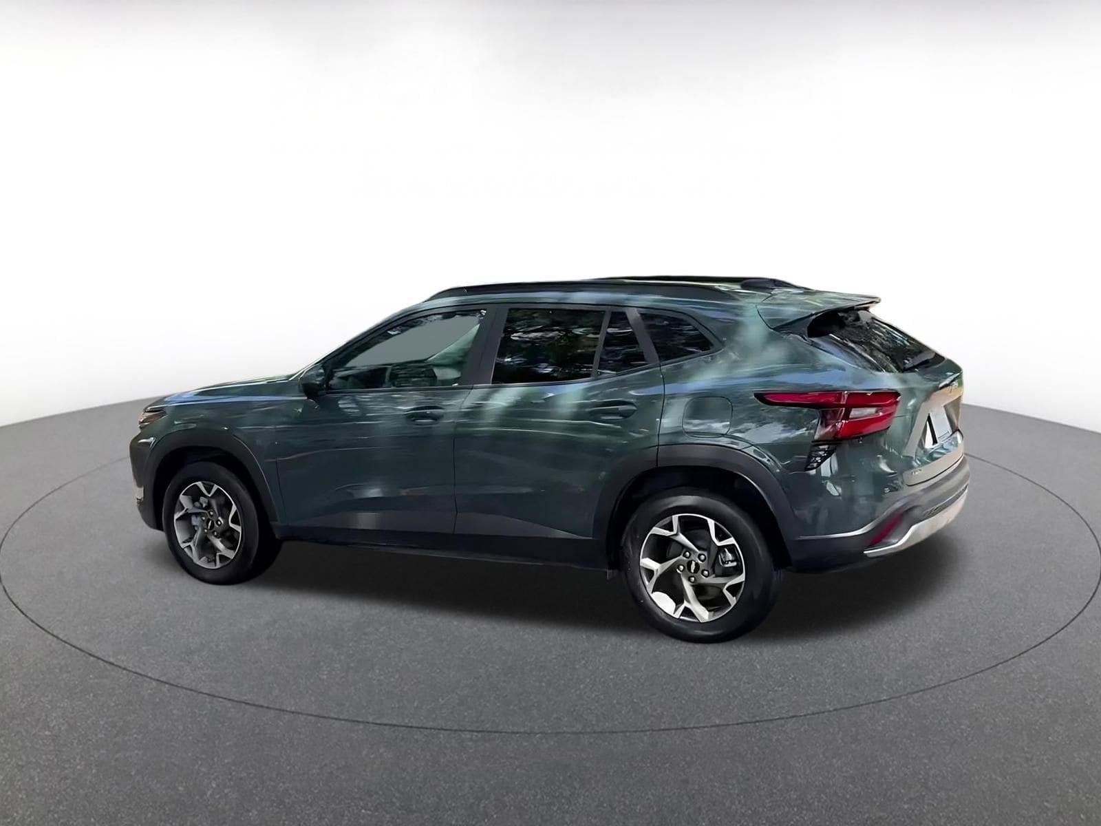 Thumbnail: 2025 Chevrolet Trax - 10