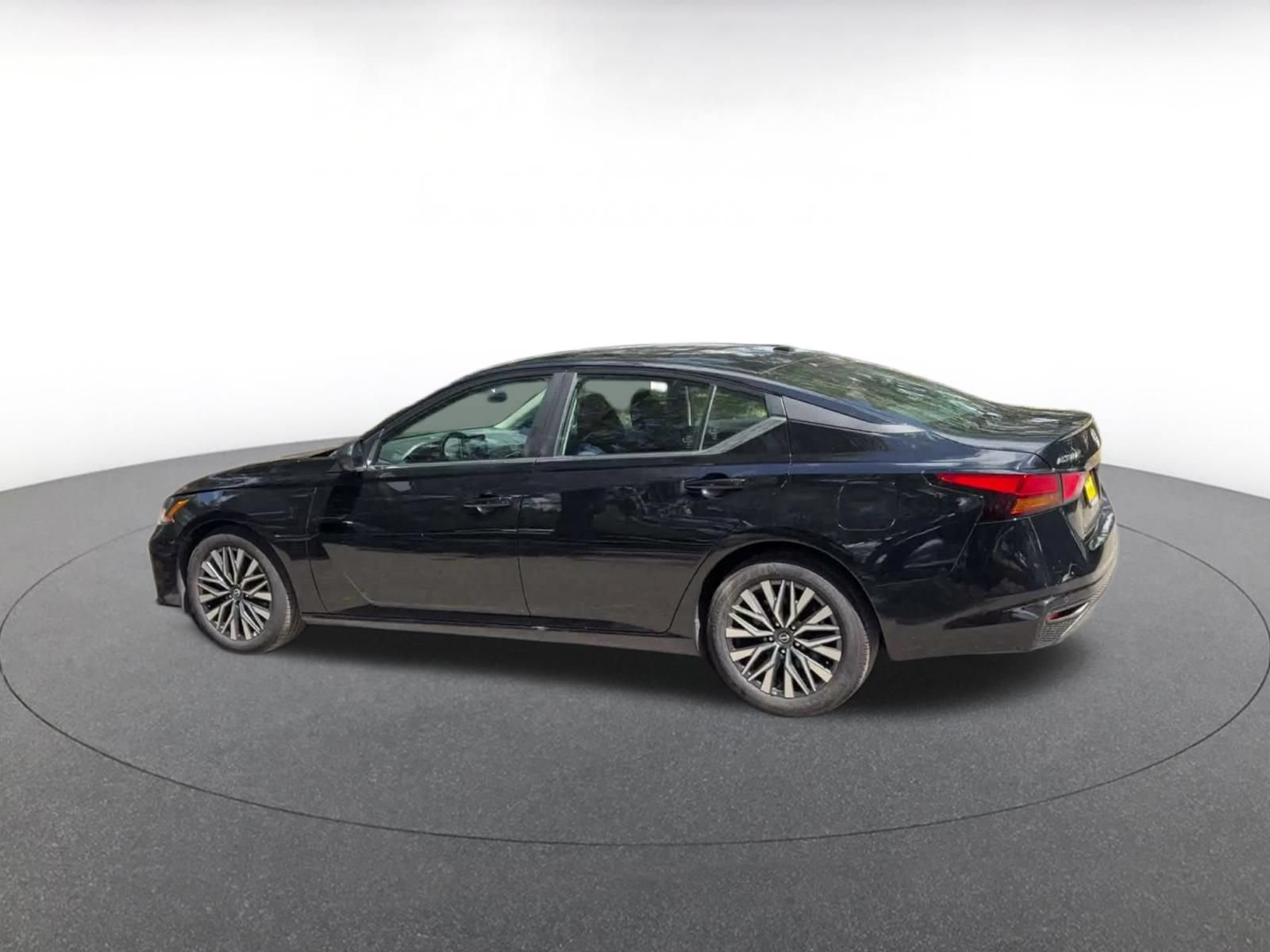 Thumbnail: 2026 Nissan Altima - 9