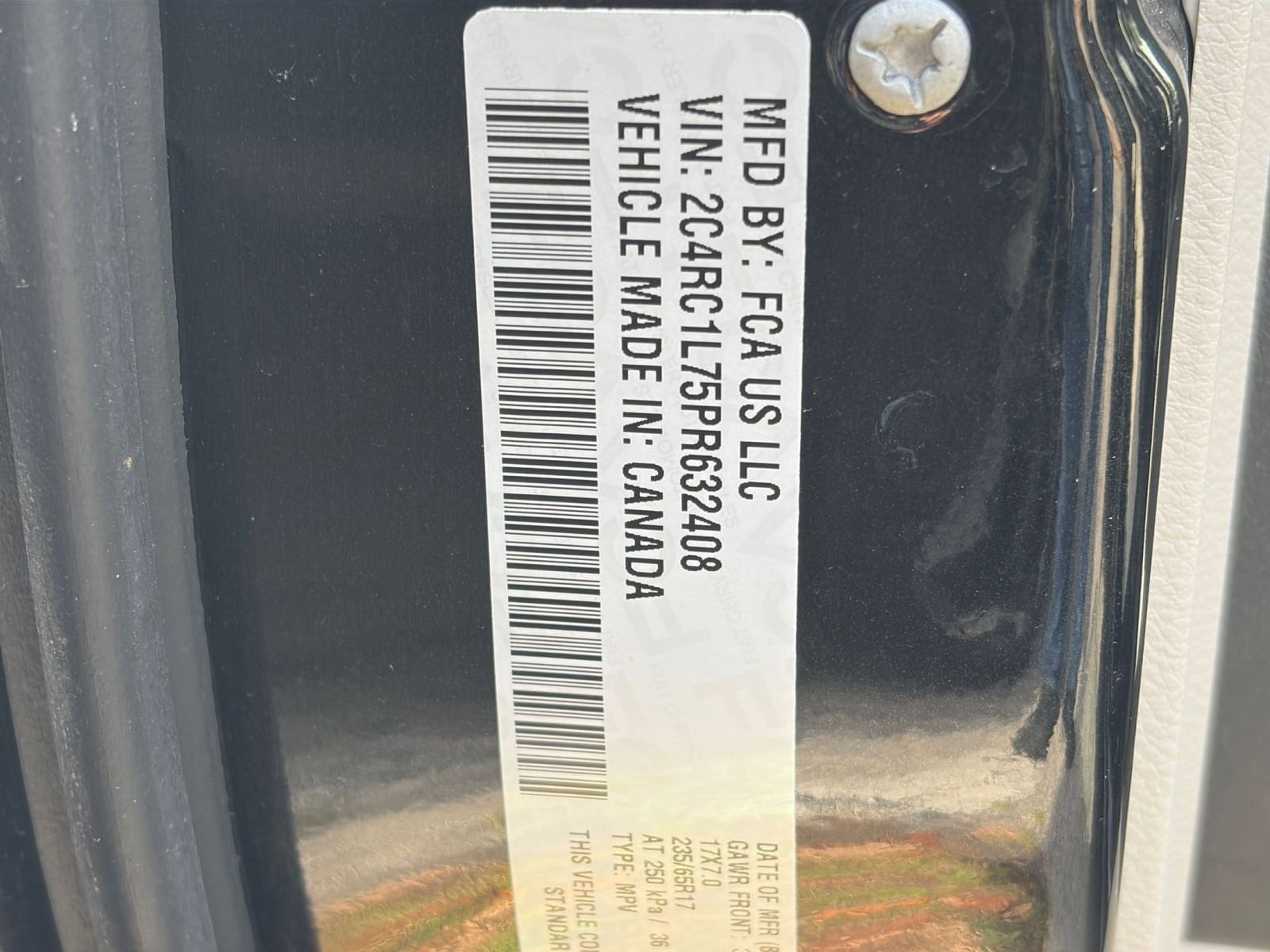 Thumbnail: 2023 Chrysler Pacifica - 32