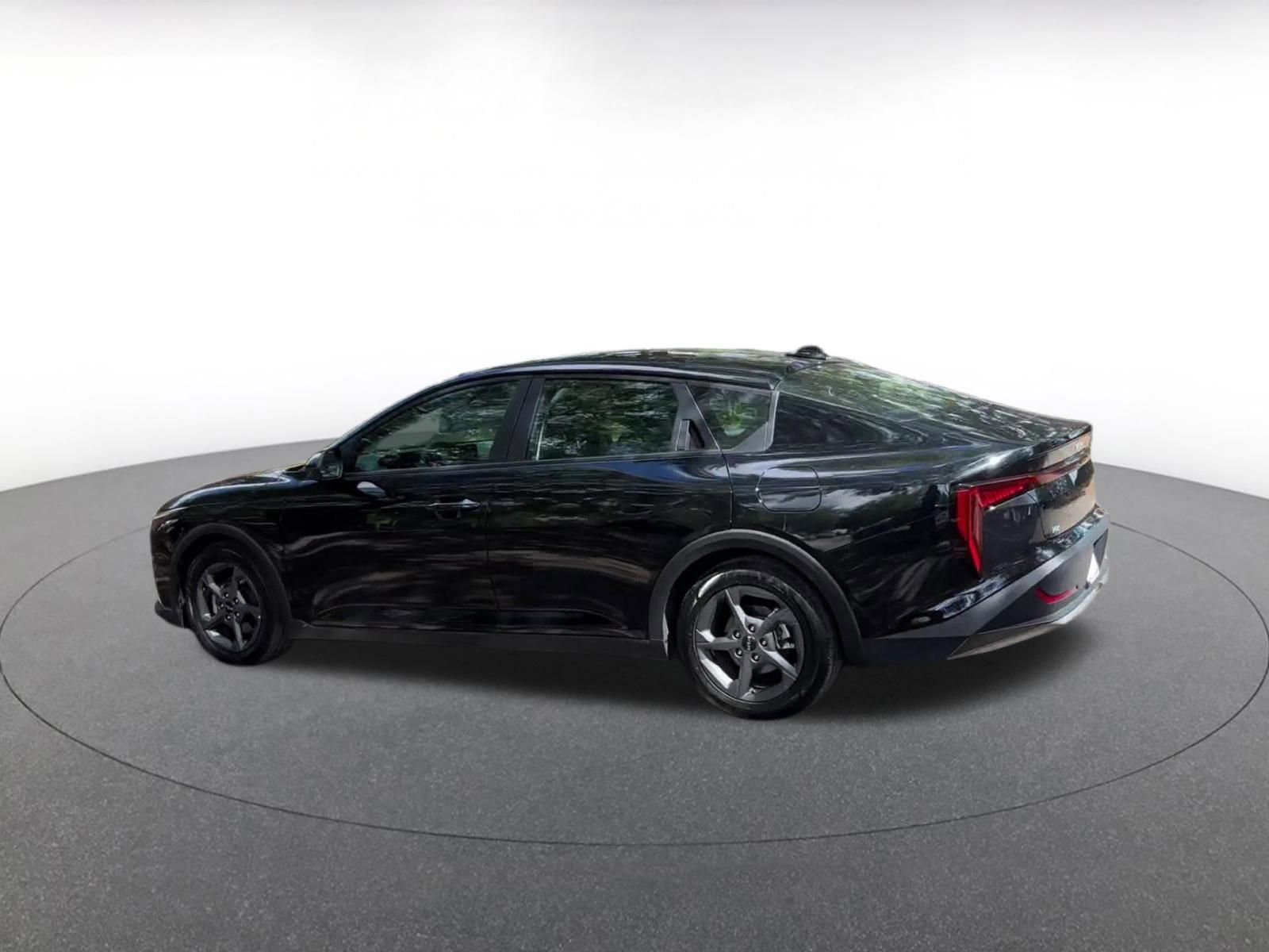 Thumbnail: 2025 Kia K4 - 10