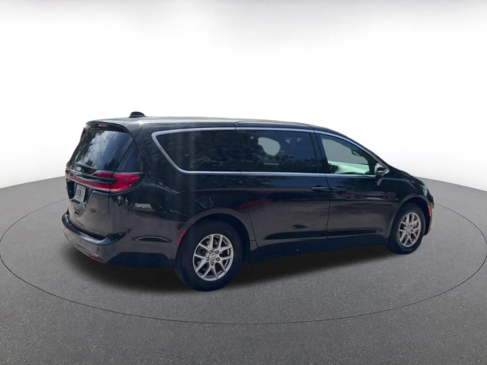 Thumbnail: 2025 Chrysler Pacifica - 11