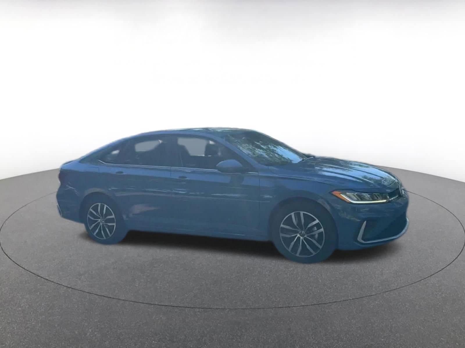 Thumbnail: 2025 Volkswagen Jetta - 2