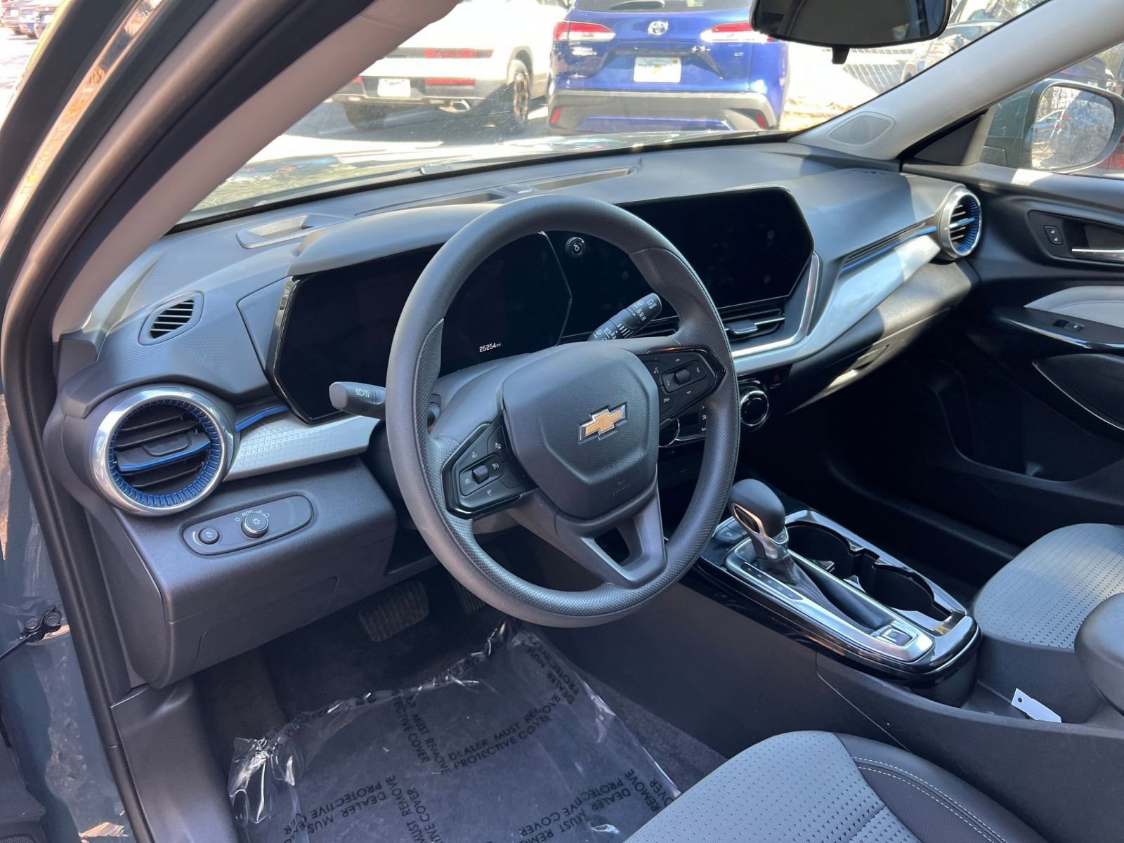 Thumbnail: 2025 Chevrolet Trax - 30