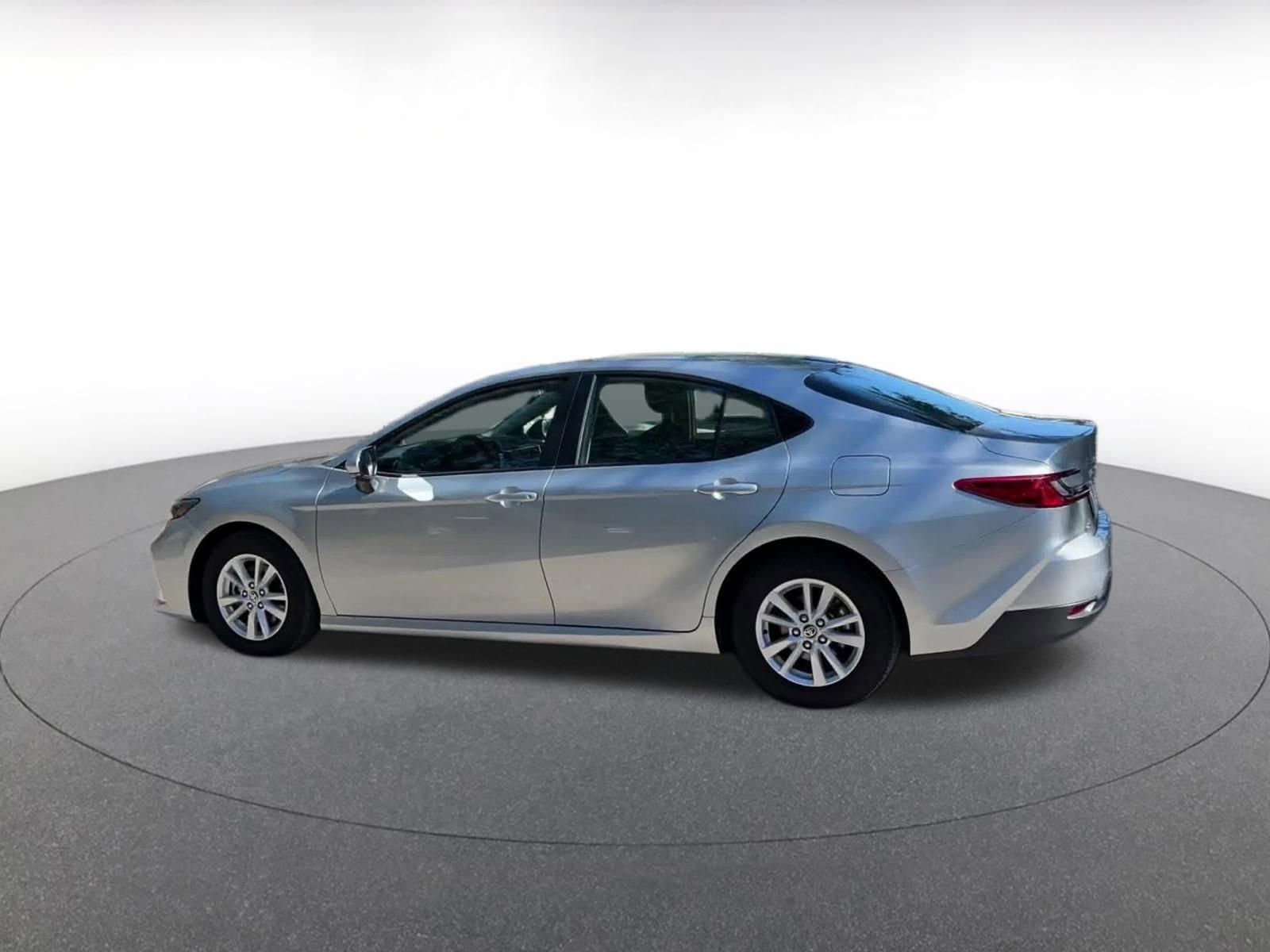 Thumbnail: 2025 Toyota Camry - 10