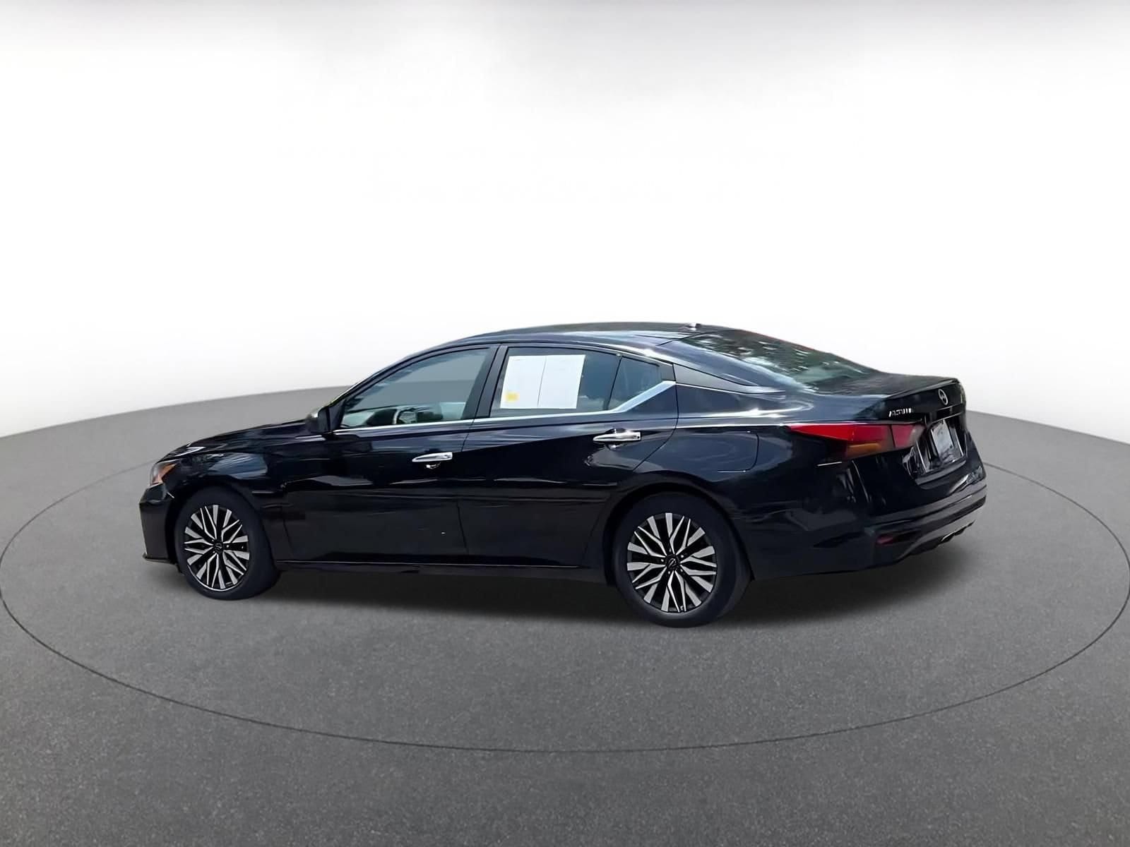 Thumbnail: 2025 Nissan Altima - 8