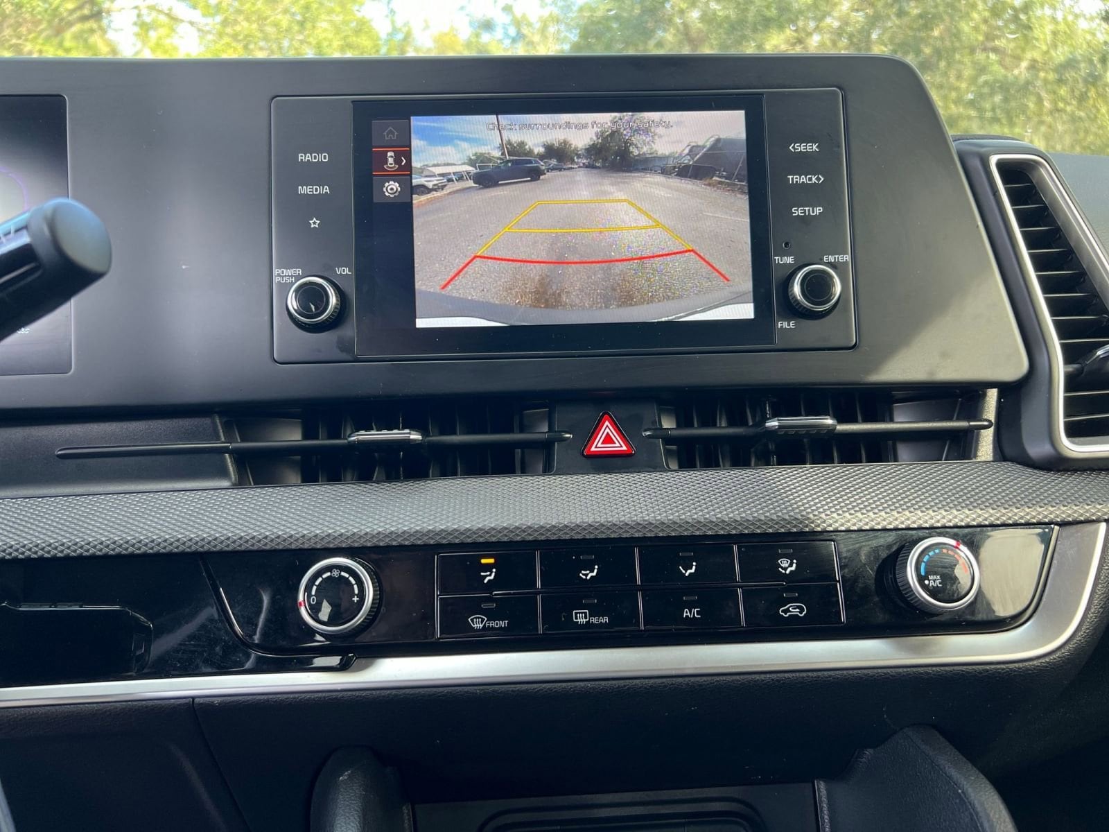 Thumbnail: 2025 Kia Sportage - 17