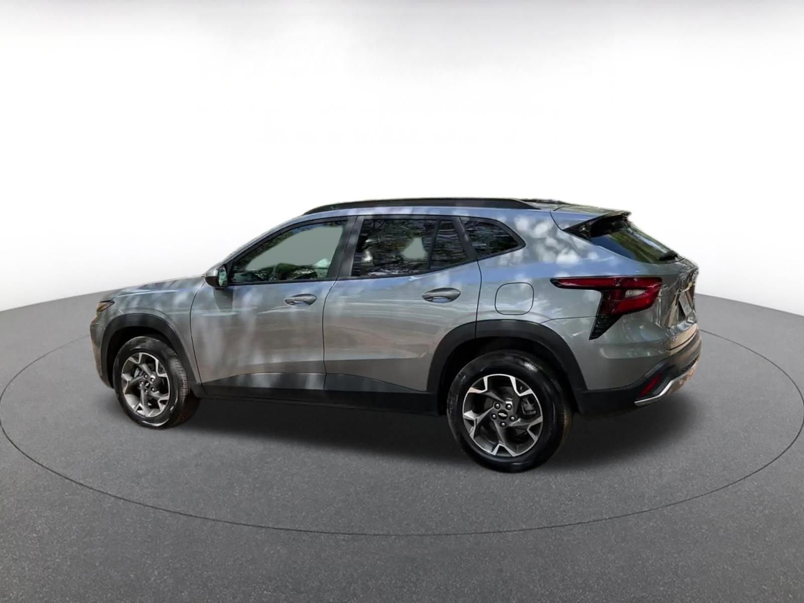 Thumbnail: 2025 Chevrolet Trax - 10