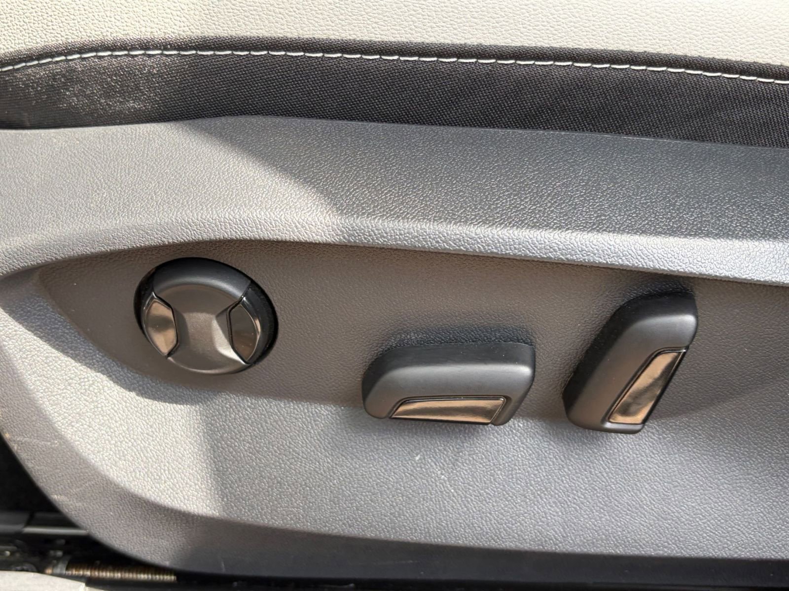 Thumbnail: 2025 Volkswagen Taos - 22