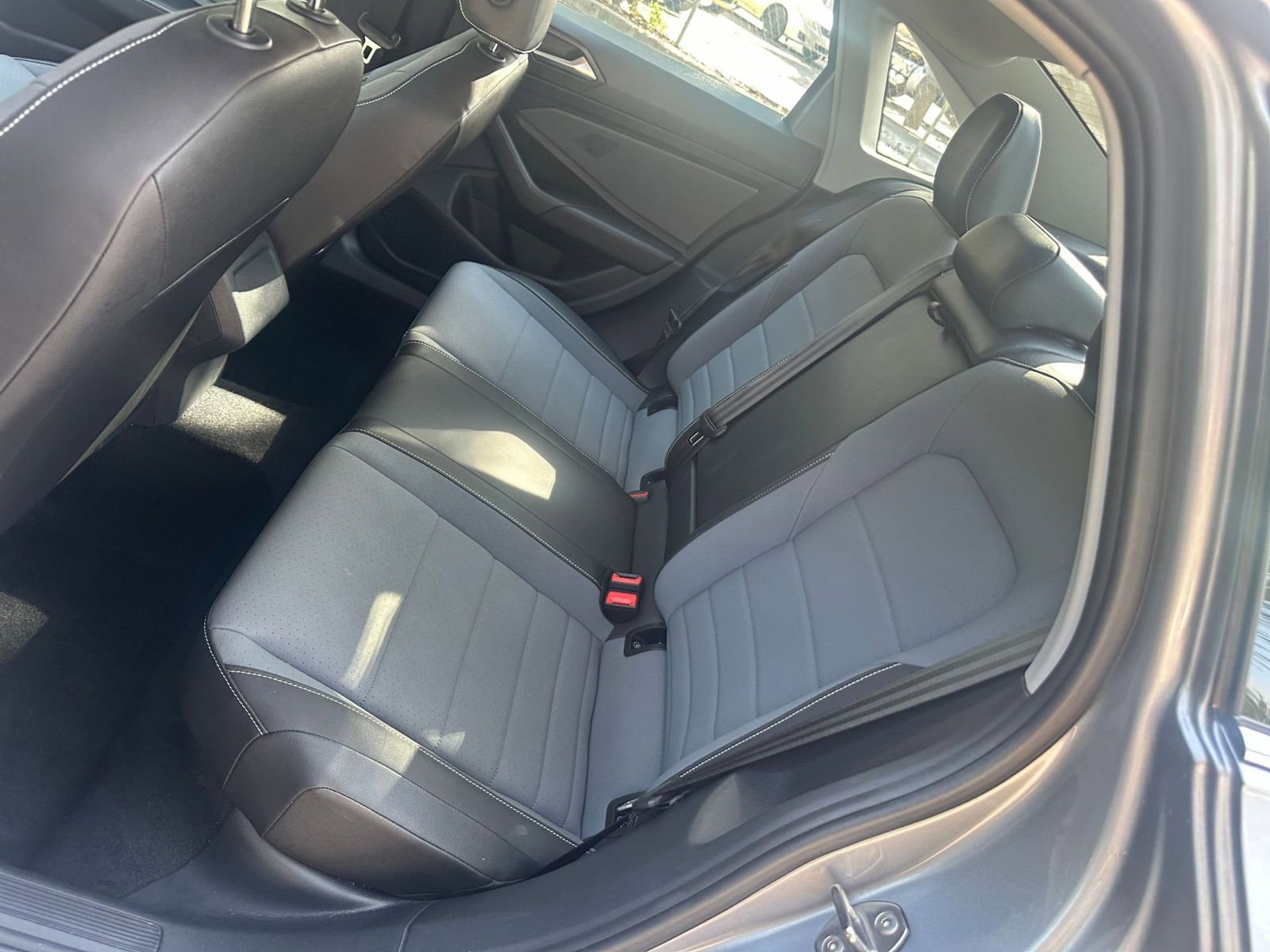 Thumbnail: 2025 Volkswagen Jetta - 31