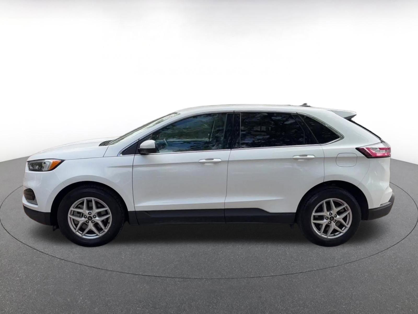 Thumbnail: 2024 Ford Edge - 9