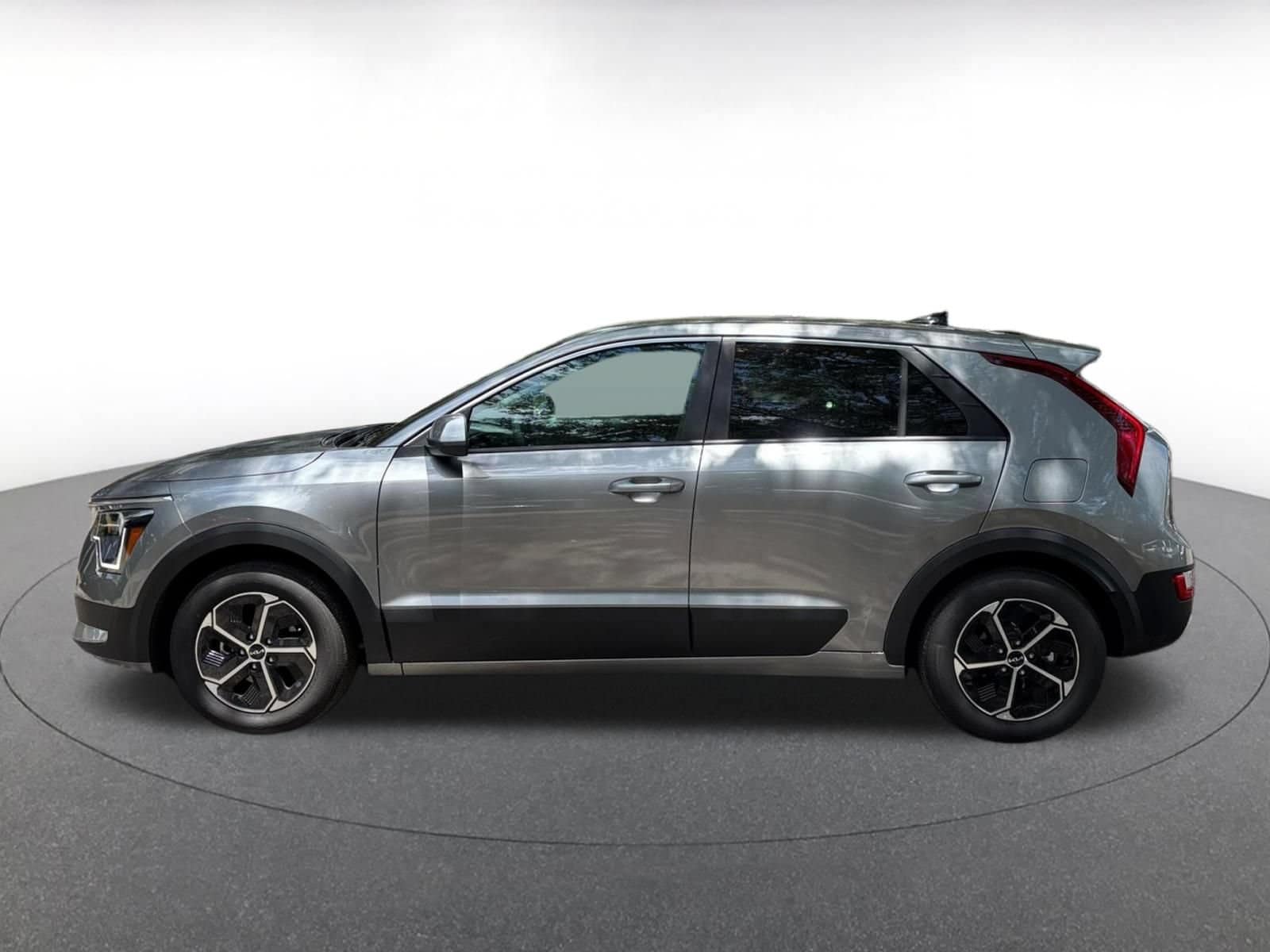 Thumbnail: 2026 Kia Niro - 4