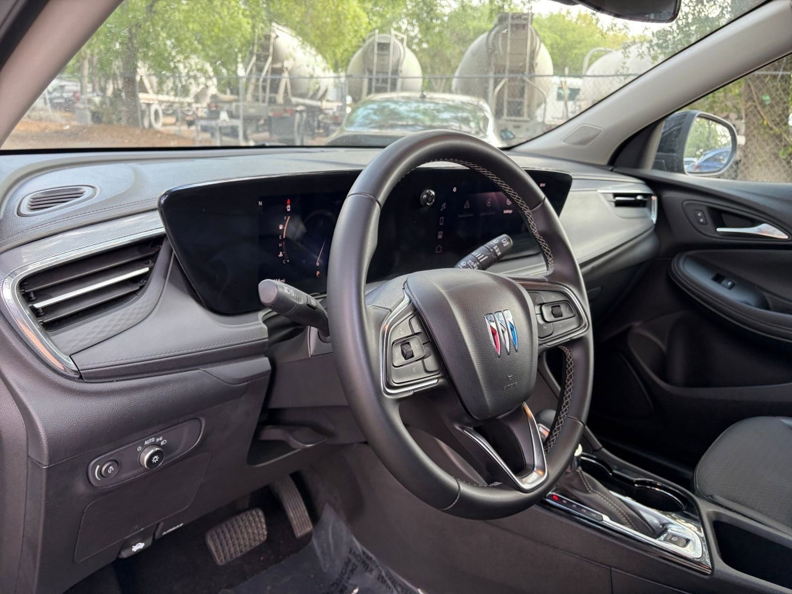 Thumbnail: 2025 Buick Encore GX - 32
