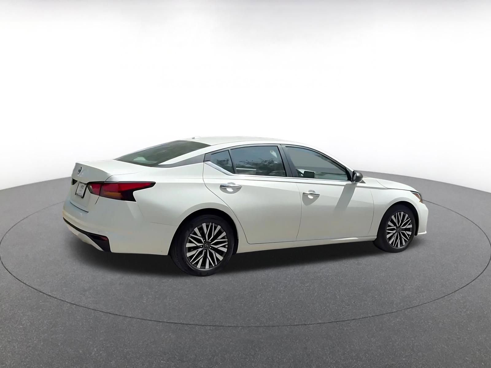 Thumbnail: 2025 Nissan Altima - 15