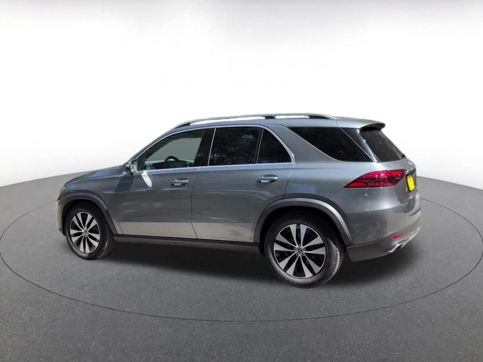 Thumbnail: 2026 Mercedes-Benz GLE - 10
