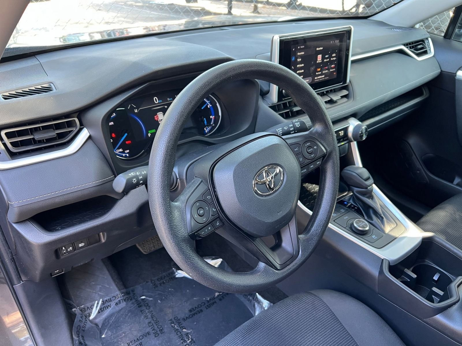 Thumbnail: 2025 Toyota RAV4 - 29