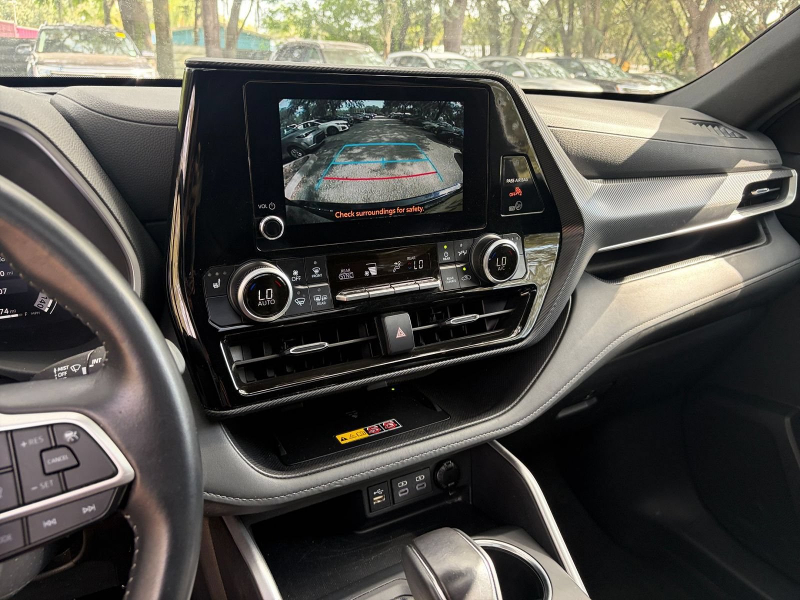 Thumbnail: 2025 Toyota Highlander - 22