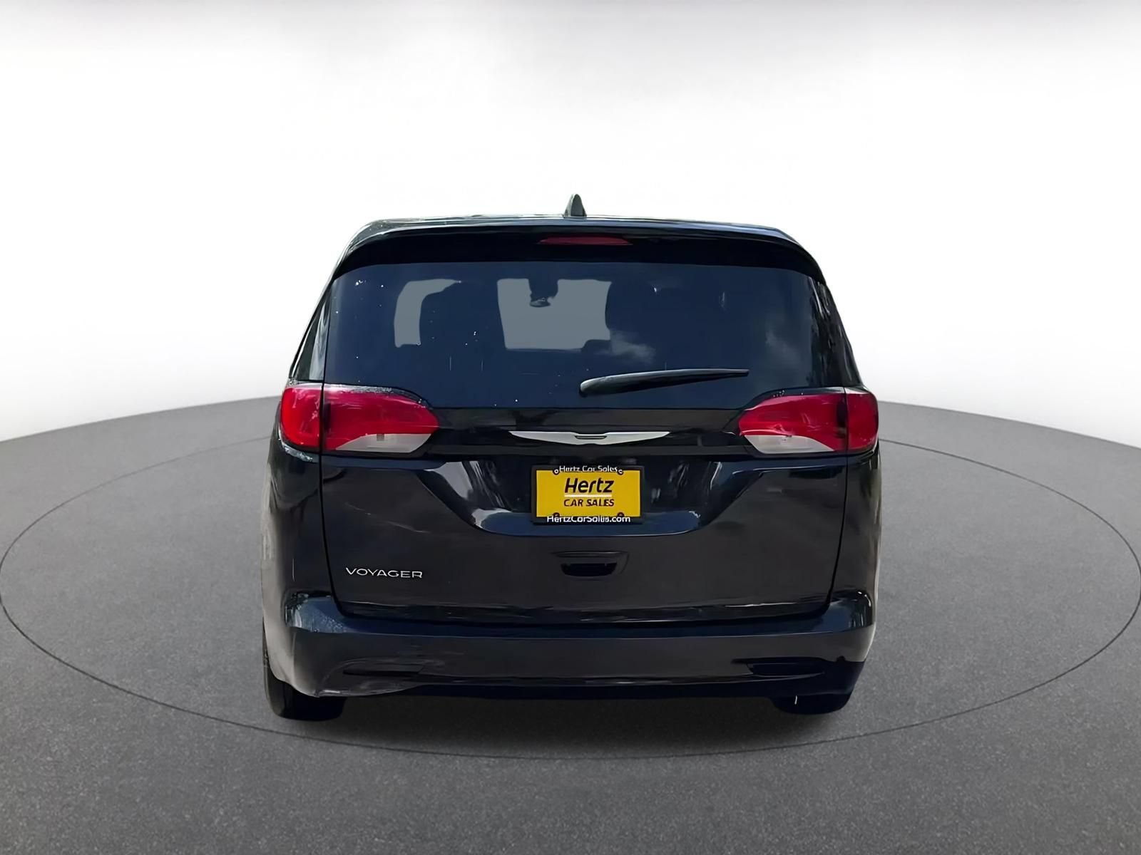 Thumbnail: 2024 Chrysler Voyager - 12