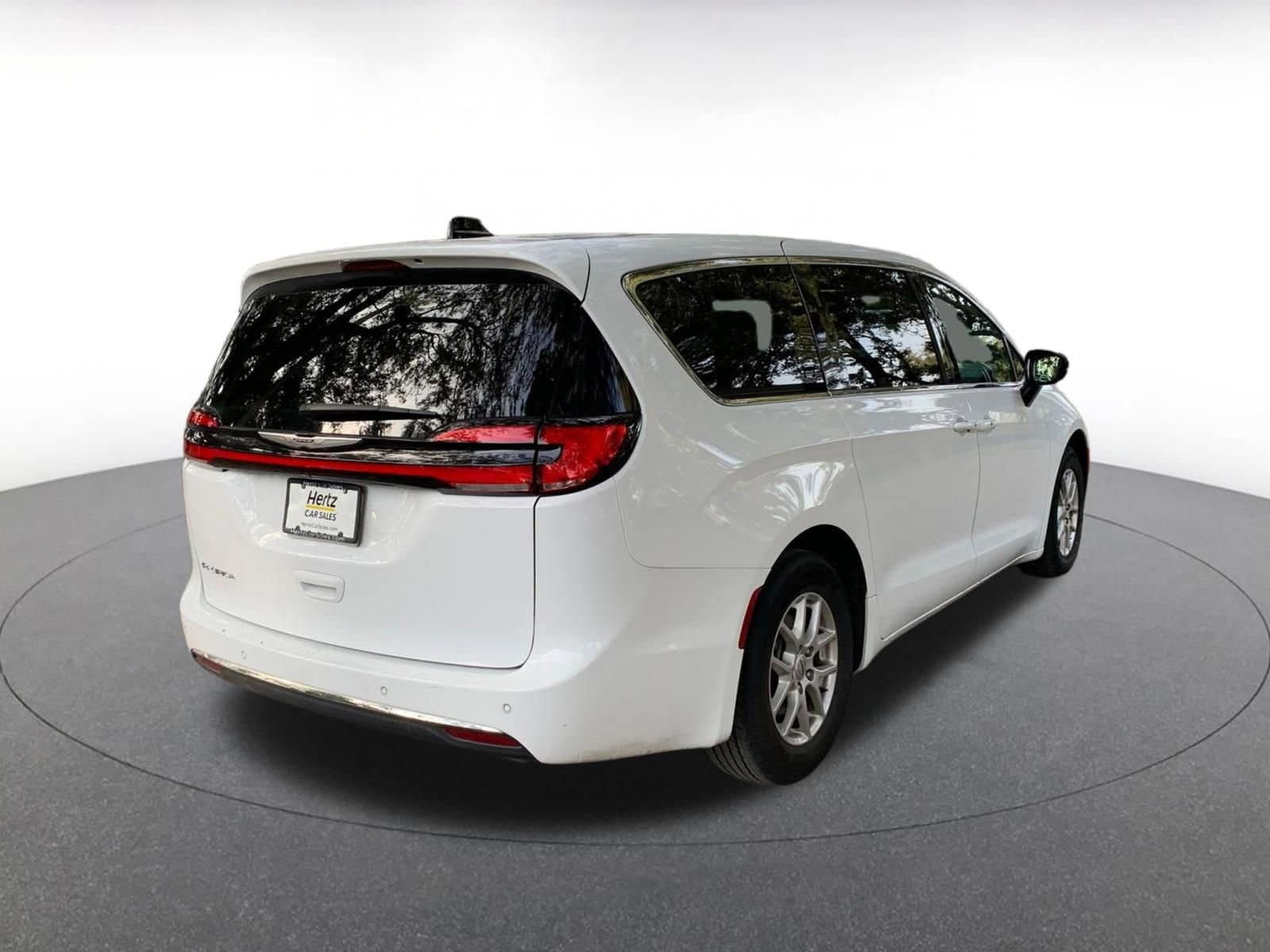 Thumbnail: 2025 Chrysler Pacifica - 7