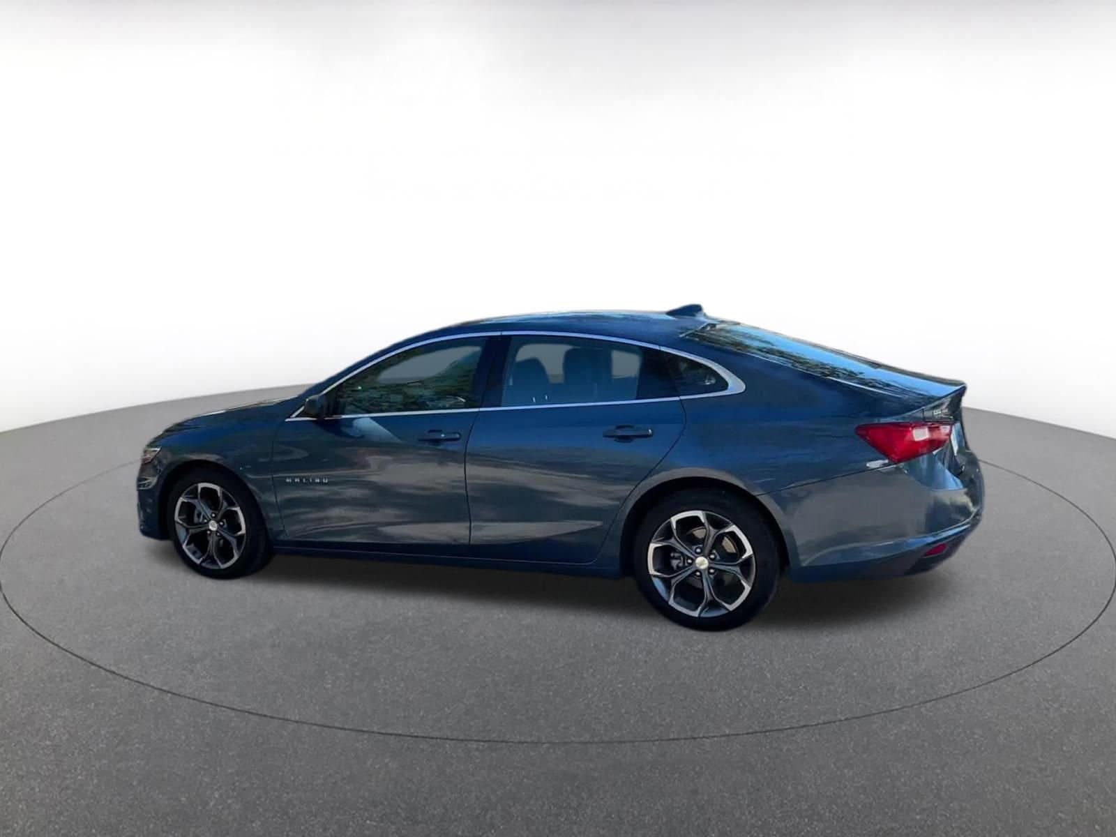 Thumbnail: 2024 Chevrolet Malibu - 10