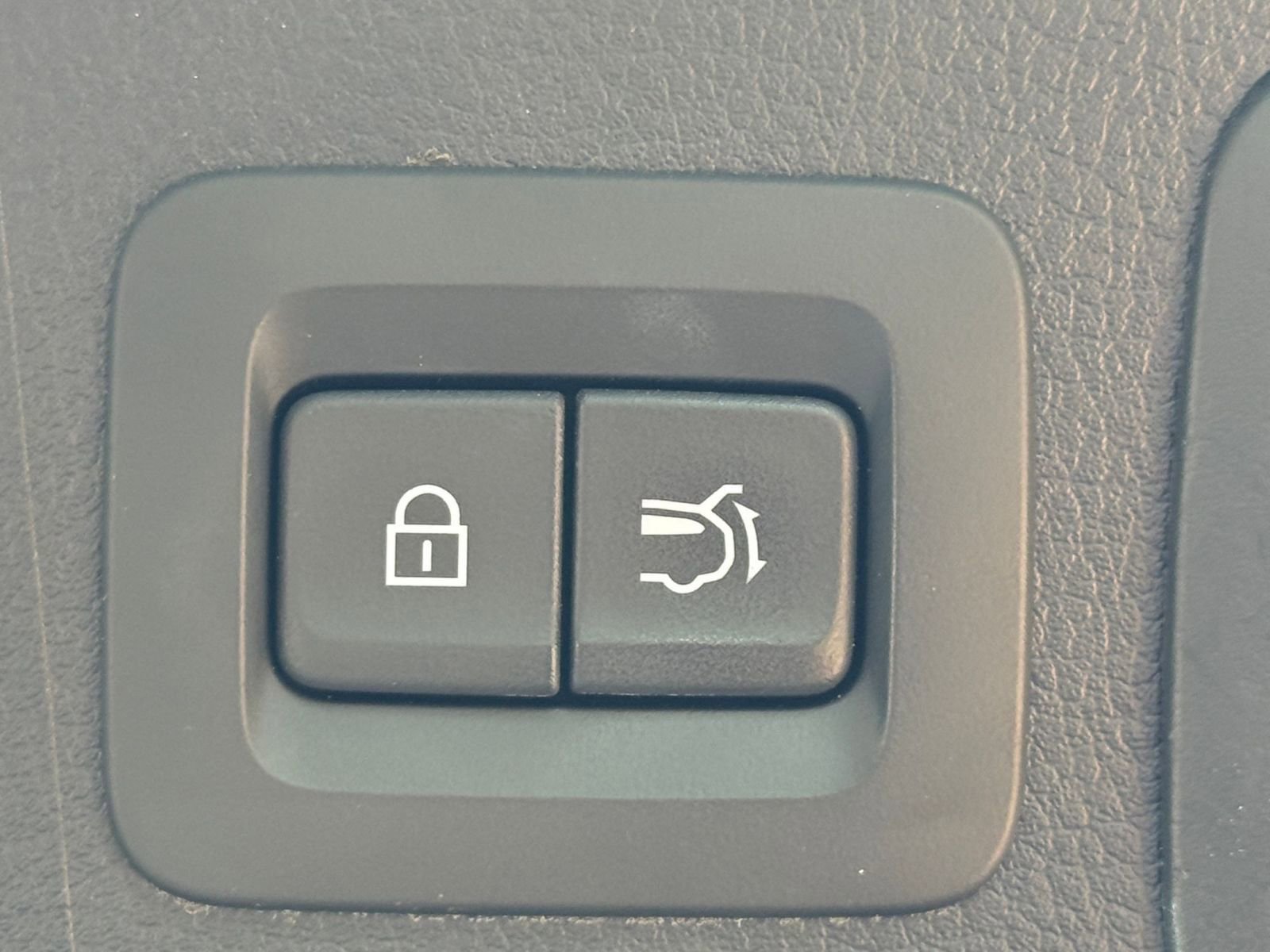 Thumbnail: 2025 Mazda CX-50 - 22