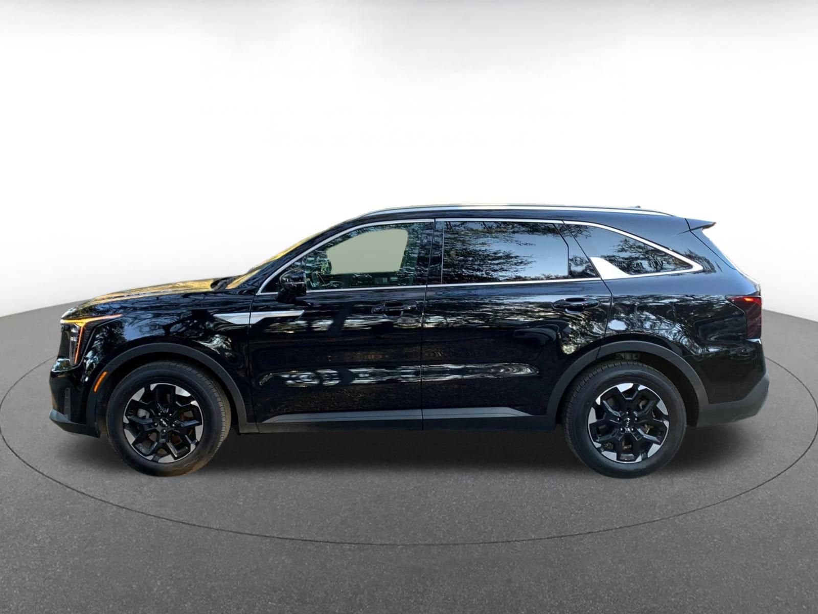 Thumbnail: 2024 Kia Sorento - 4