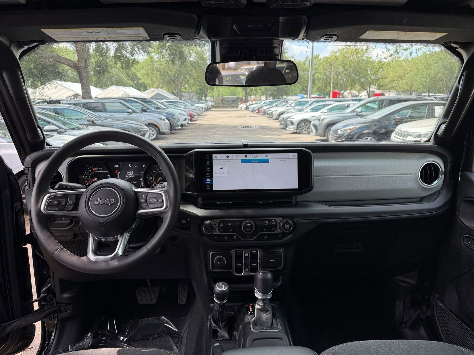 Thumbnail: 2025 Jeep Wrangler - 31