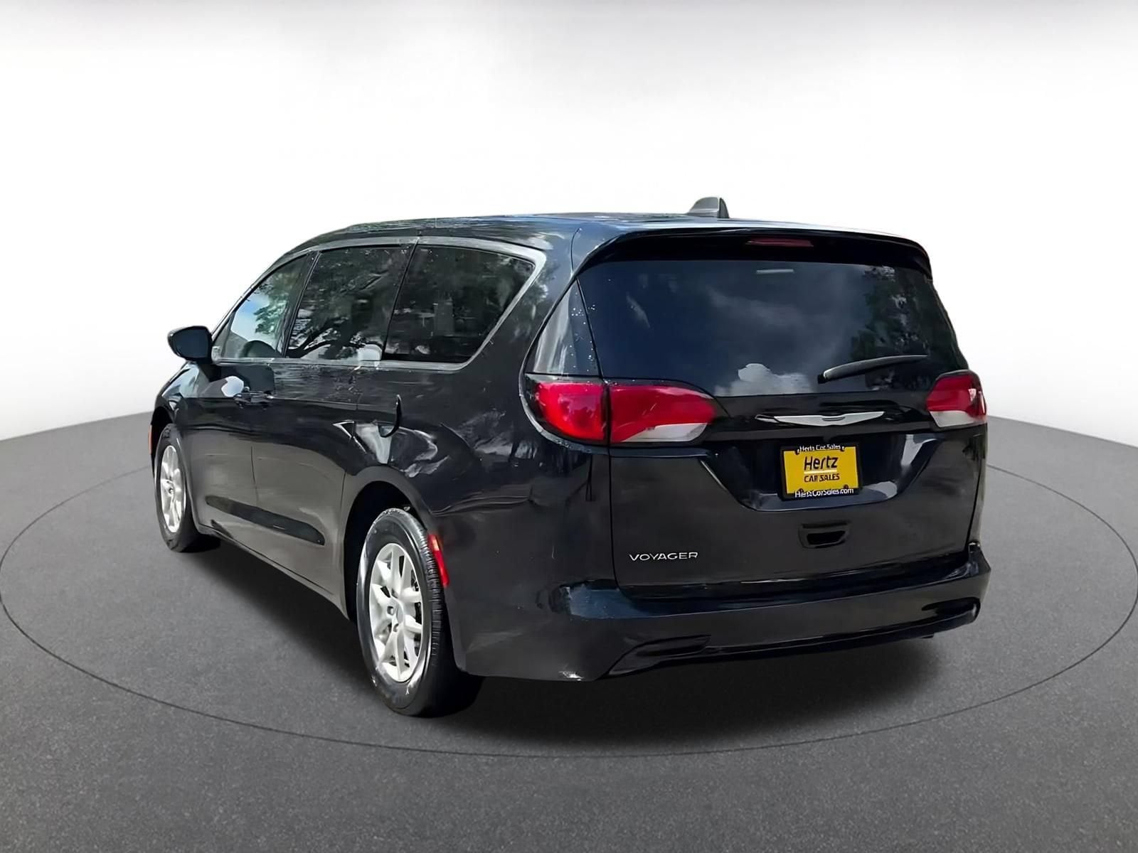 Thumbnail: 2024 Chrysler Voyager - 10