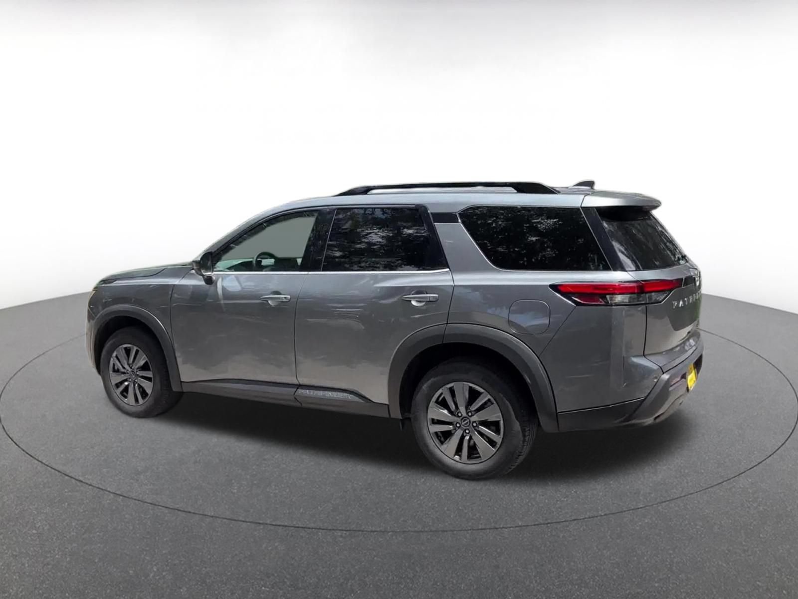 Thumbnail: 2025 Nissan Pathfinder - 10