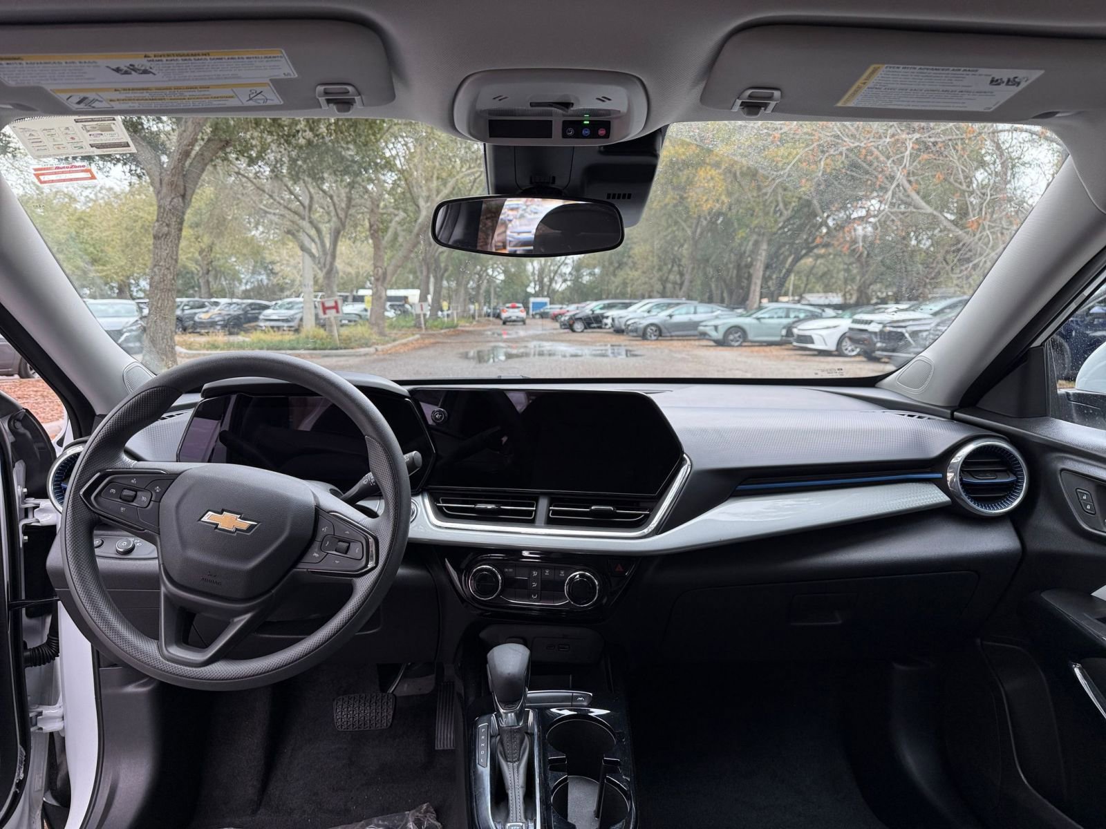 Thumbnail: 2025 Chevrolet Trax - 28