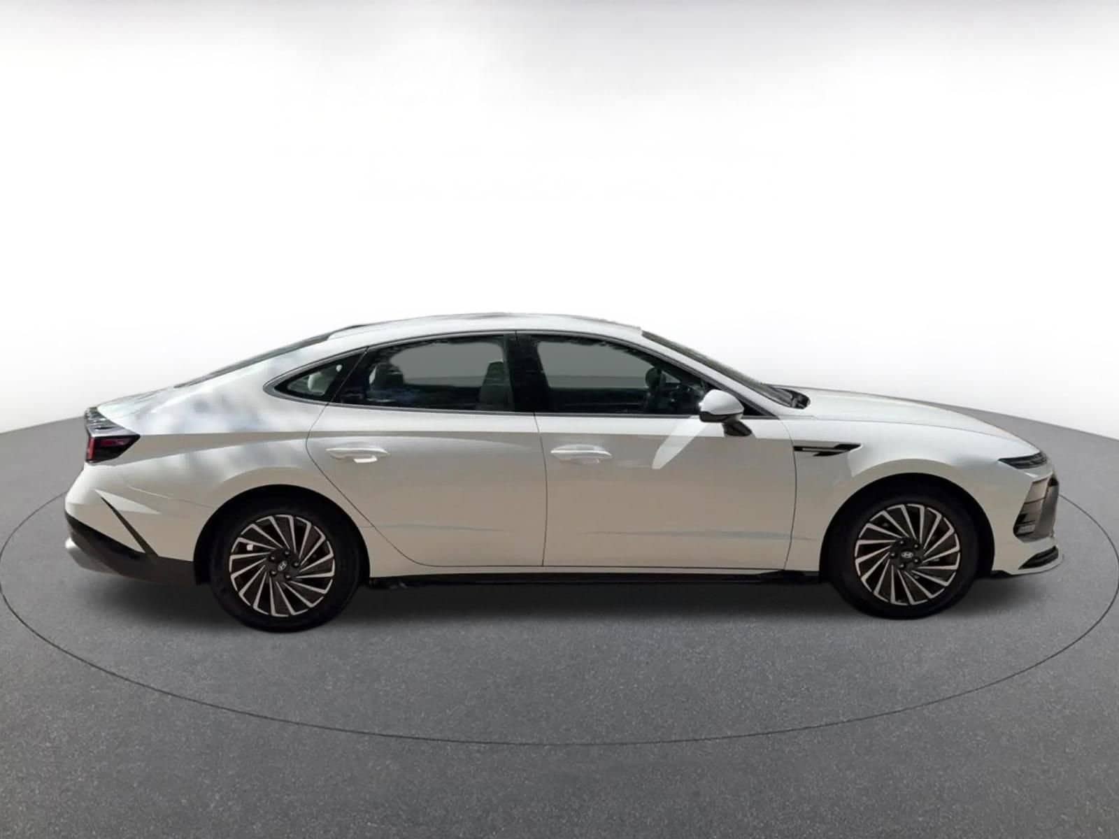 Thumbnail: 2025 Hyundai Sonata - 16