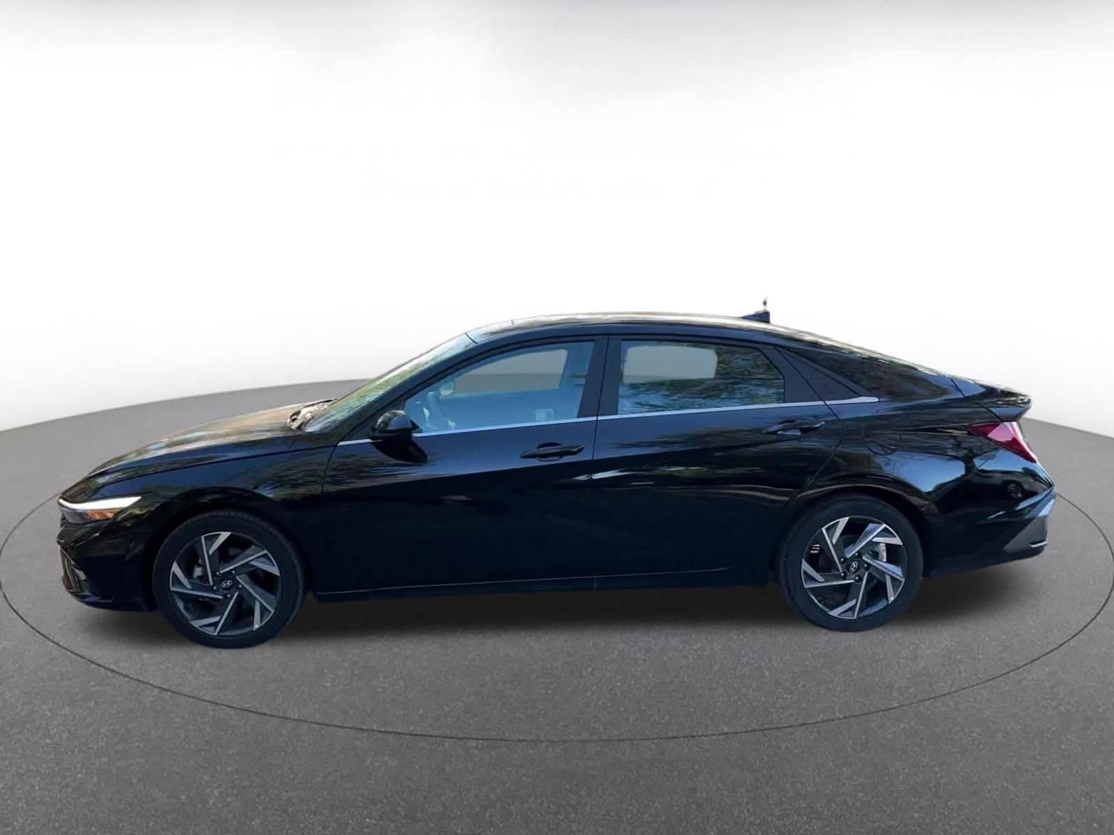 Thumbnail: 2025 Hyundai Elantra - 8