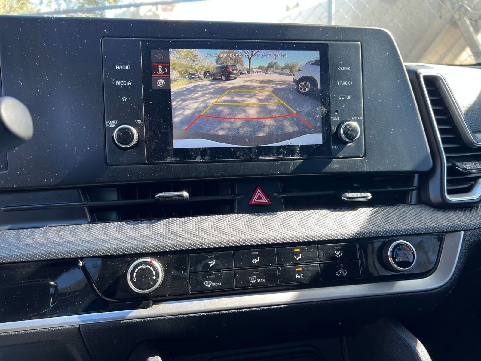 Thumbnail: 2025 Kia Sportage - 17