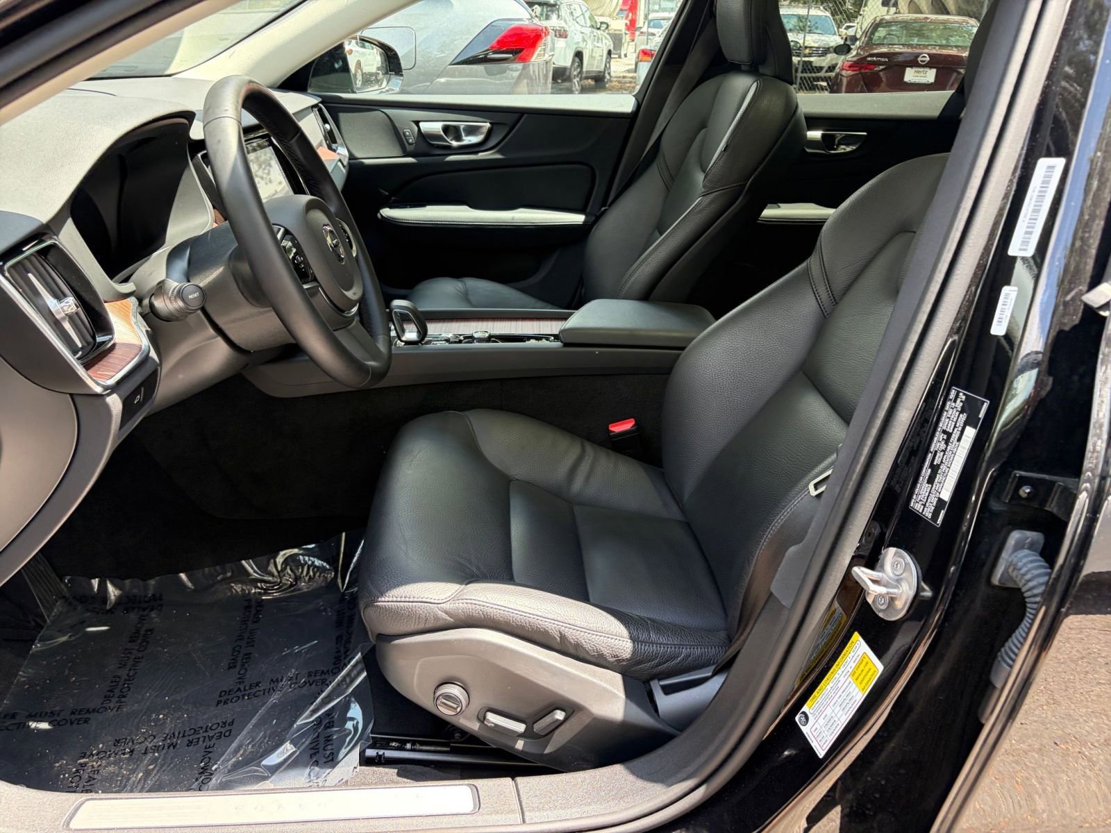 Thumbnail: 2025 Volvo S60 - 29